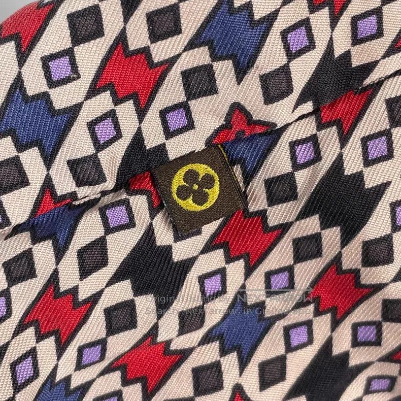 Louis Vuitton Louis Vuitton Colorful geometric pattern color-block silk Size US 38 / EU 54 - 4 Thumbnail