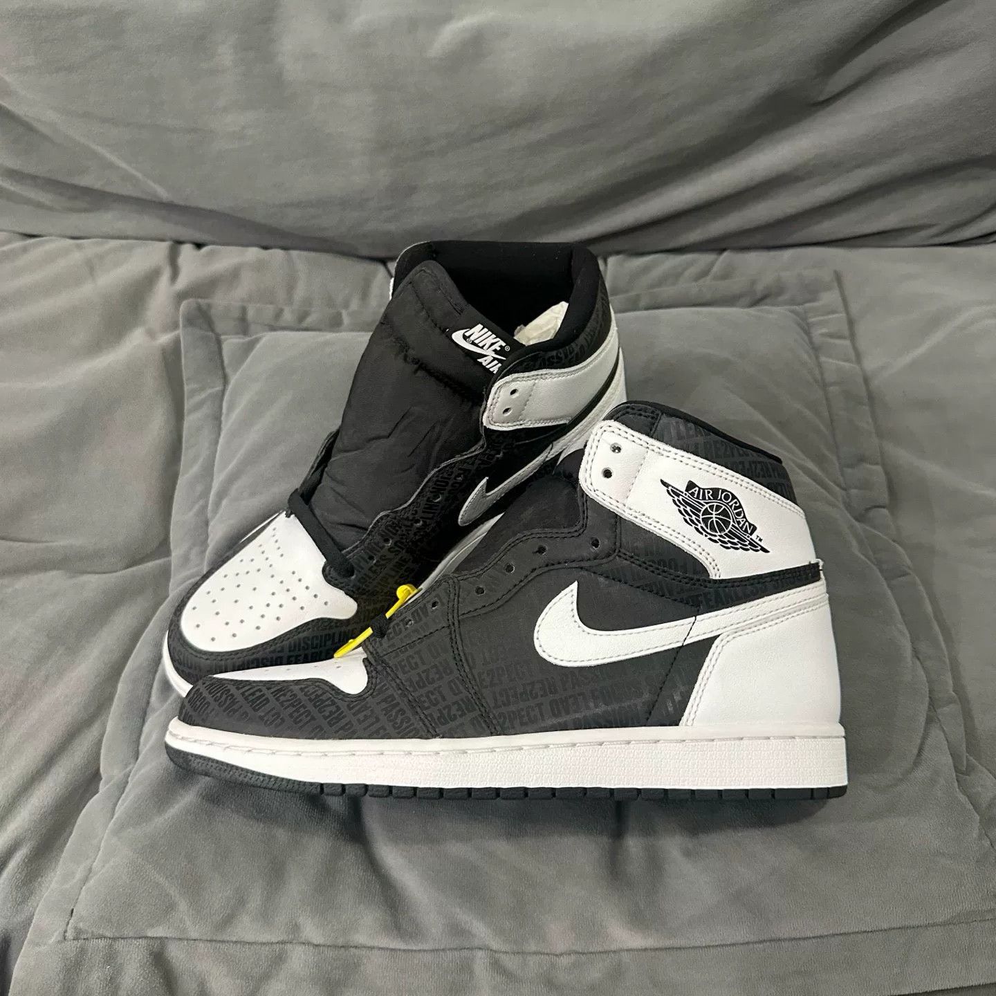 Nike Nike Black Lowtop Sneakers 10.5 Men Size US 10.5 / EU 43-44 - 1 Thumbnail