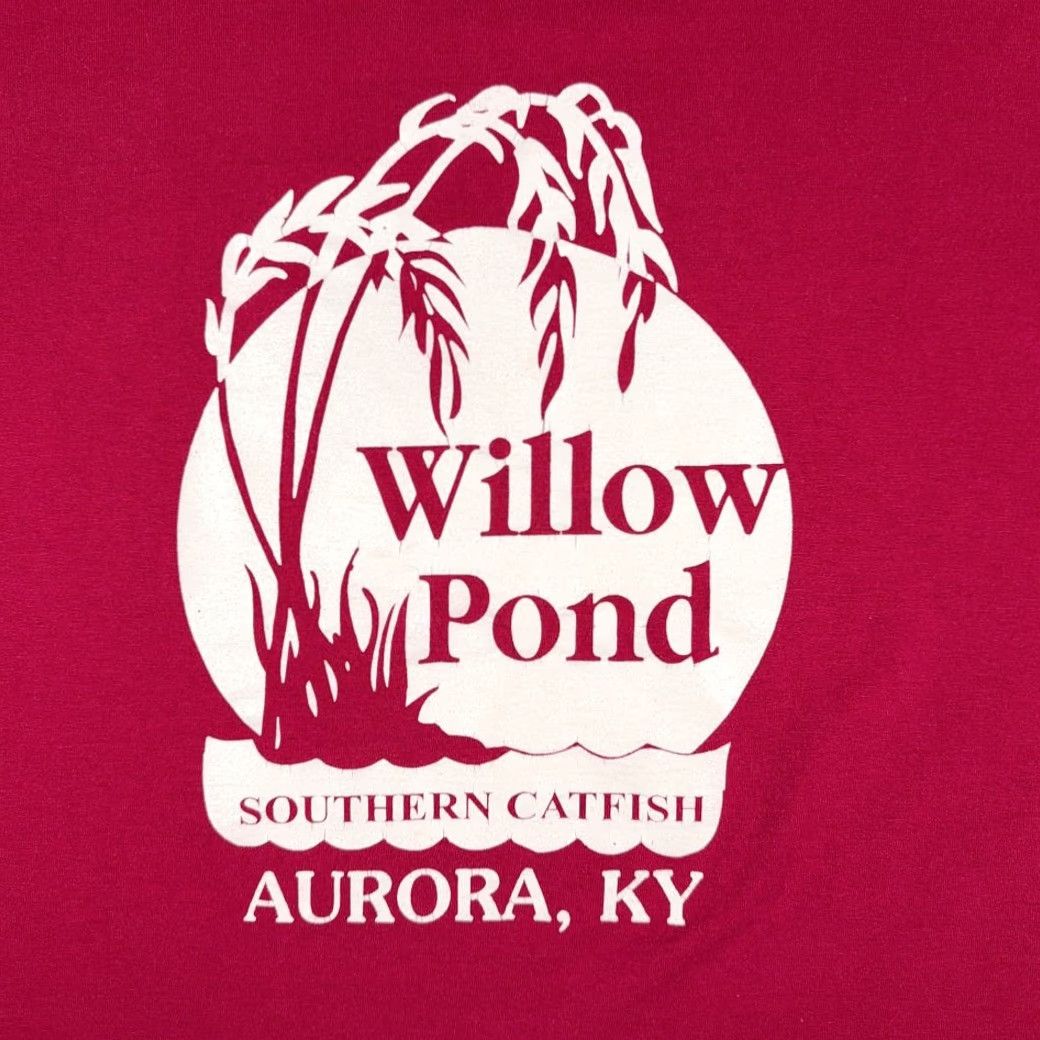 Fruit Of The Loom VINTAGE Willow Pond Restaurant Shirt Adult LARGE Red 90s Catfish Kentucky Nike Size US L / EU 52-54 / 3 - 2 Thumbnail