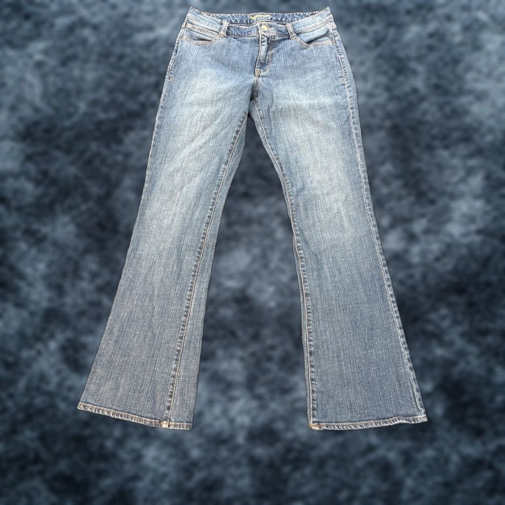 Old Navy VINTAGE Old Navy Jeans Womens 30x30 Low Rise Flare Pocket Blue Light Wash Distressed Boho Bootcut 30in Inseam Girls Womens Size 30" / US 8 / IT 44 - 1 Thumbnail