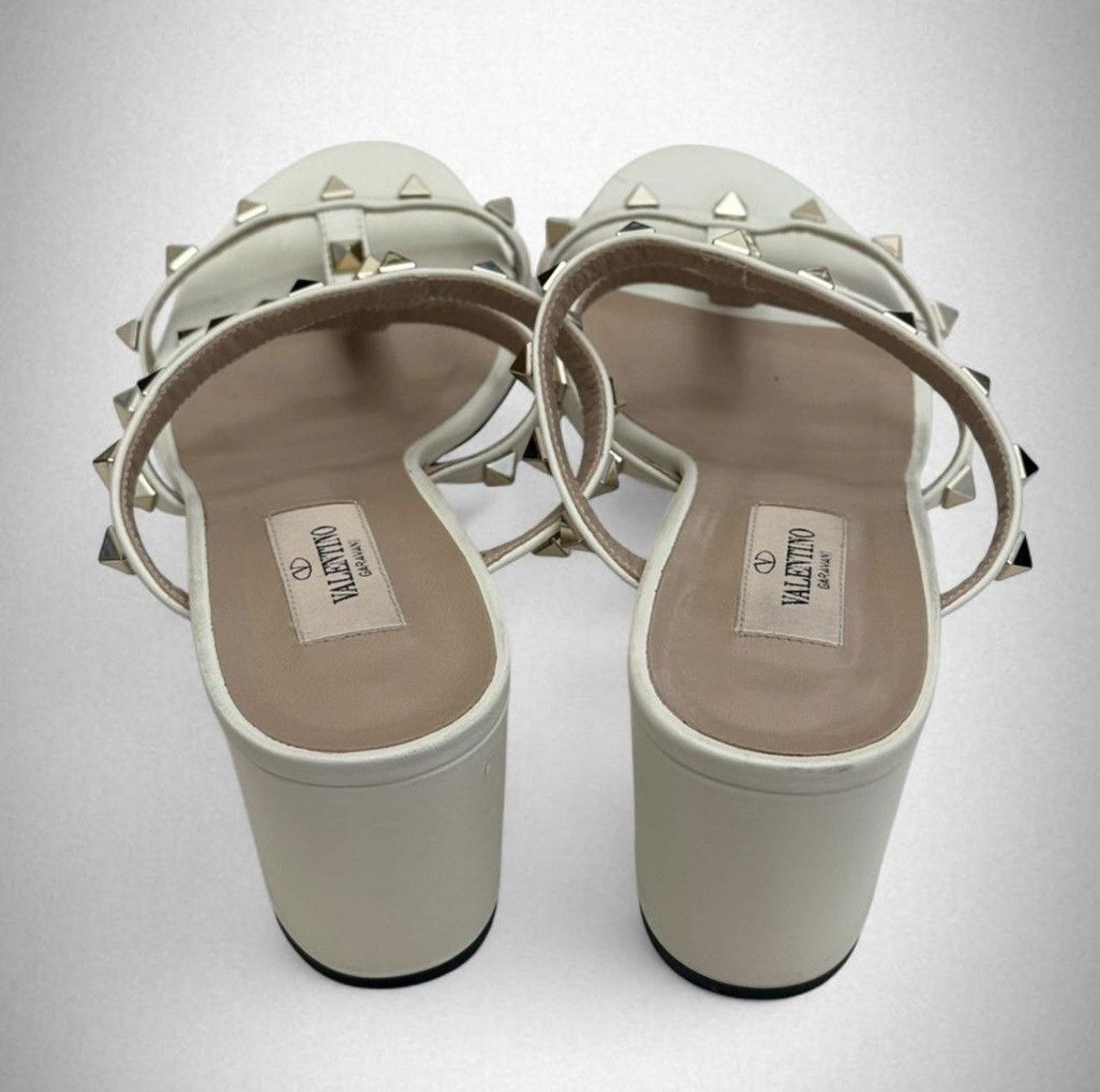 Valentino Valentino Garavani Rockstud mule sandals in beige leather Size US 9.5 / IT 39.5 - 3 Thumbnail