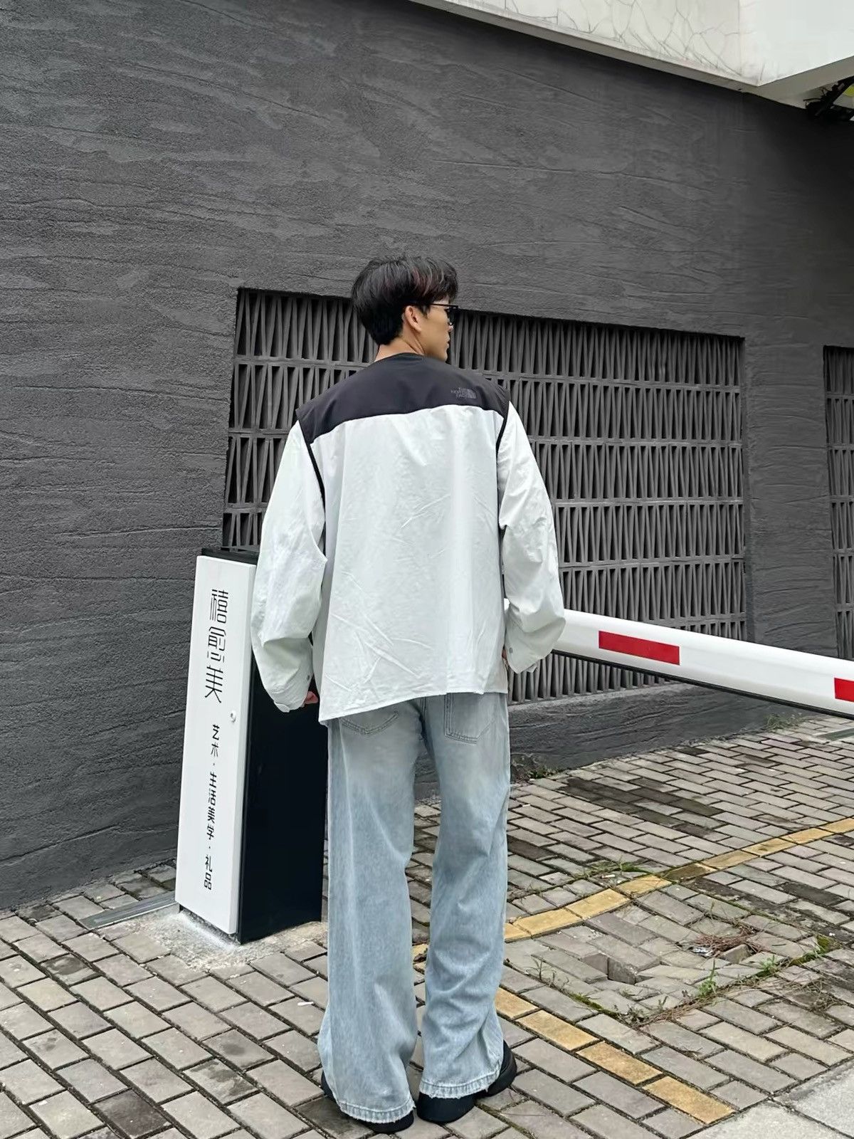 The North Face Urban Exploration REVERSIBLE 4-WAY WIND JACKET Size US M / EU 48-50 / 2 - 17 Thumbnail