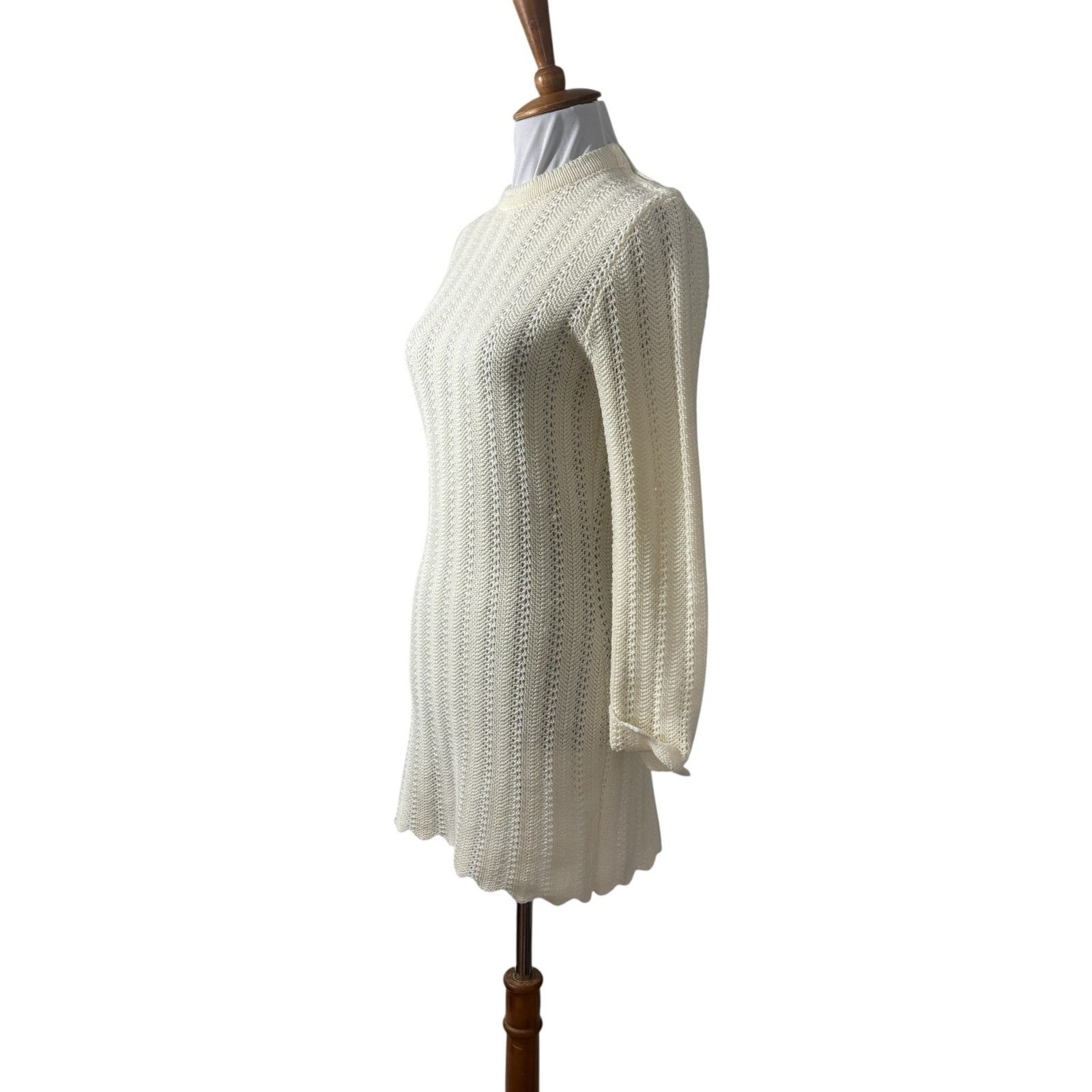 Vintage Vintage 60s Mod Ivory Cream Pointelle Sweater Mini Dress S/M Size S / US 4 / IT 40 - 6 Thumbnail