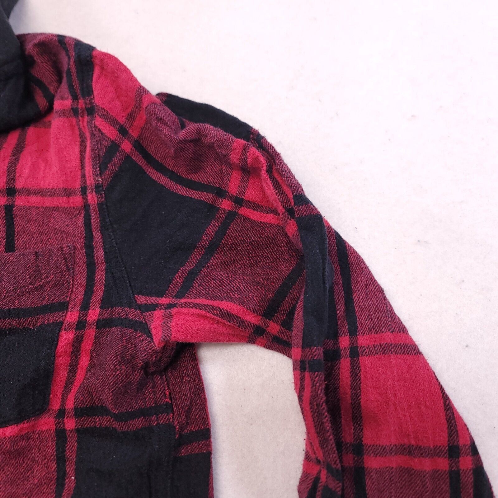 Modern Amusement Modern Amusement Casual Button Hoodie Mens Size S Red Plaid Size US S / EU 44-46 / 1 - 5 Thumbnail