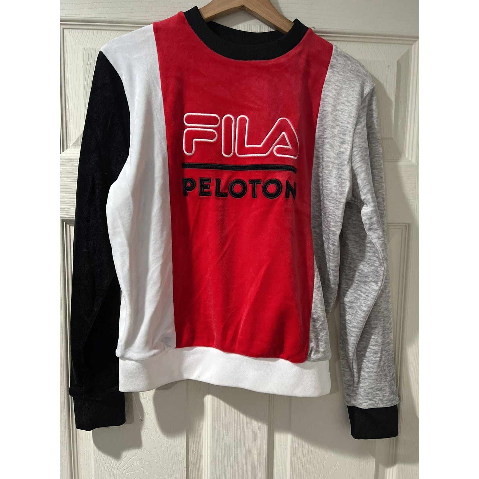Fila Peloton FILA Limited-Edition Capsule Velour Small A001780 Size S / US 4 / IT 40 - 2 Thumbnail