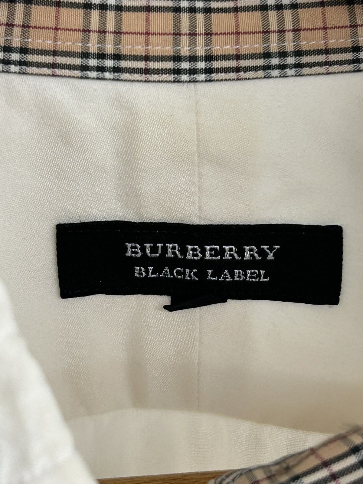 Burberry Burberry Vintage Button Up White Shirt Size US M / EU 48-50 / 2 - 4 Thumbnail