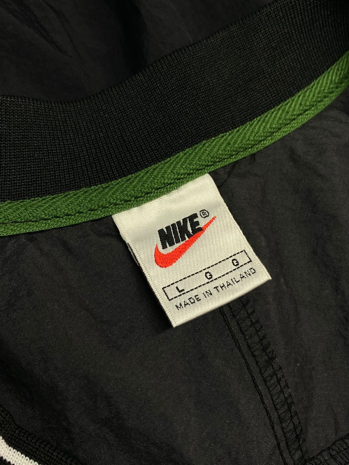Nike Vintage 90s Nike Center Swoosh Pullover Windbreaker Jacket Size US L / EU 52-54 / 3 - 15 Thumbnail