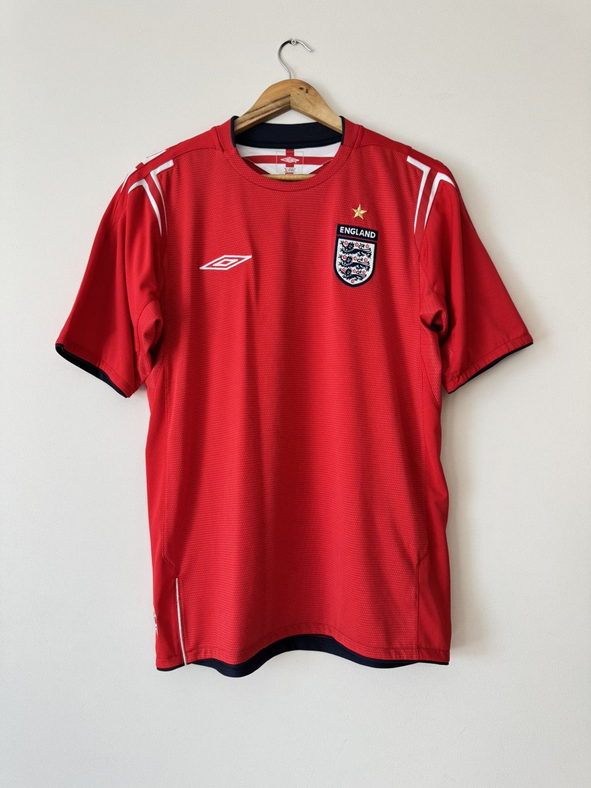 Umbro Vintage England 2004-2005 Away Soccer Jersey Football Shirt Size US M / EU 48-50 / 2 - 1 Thumbnail