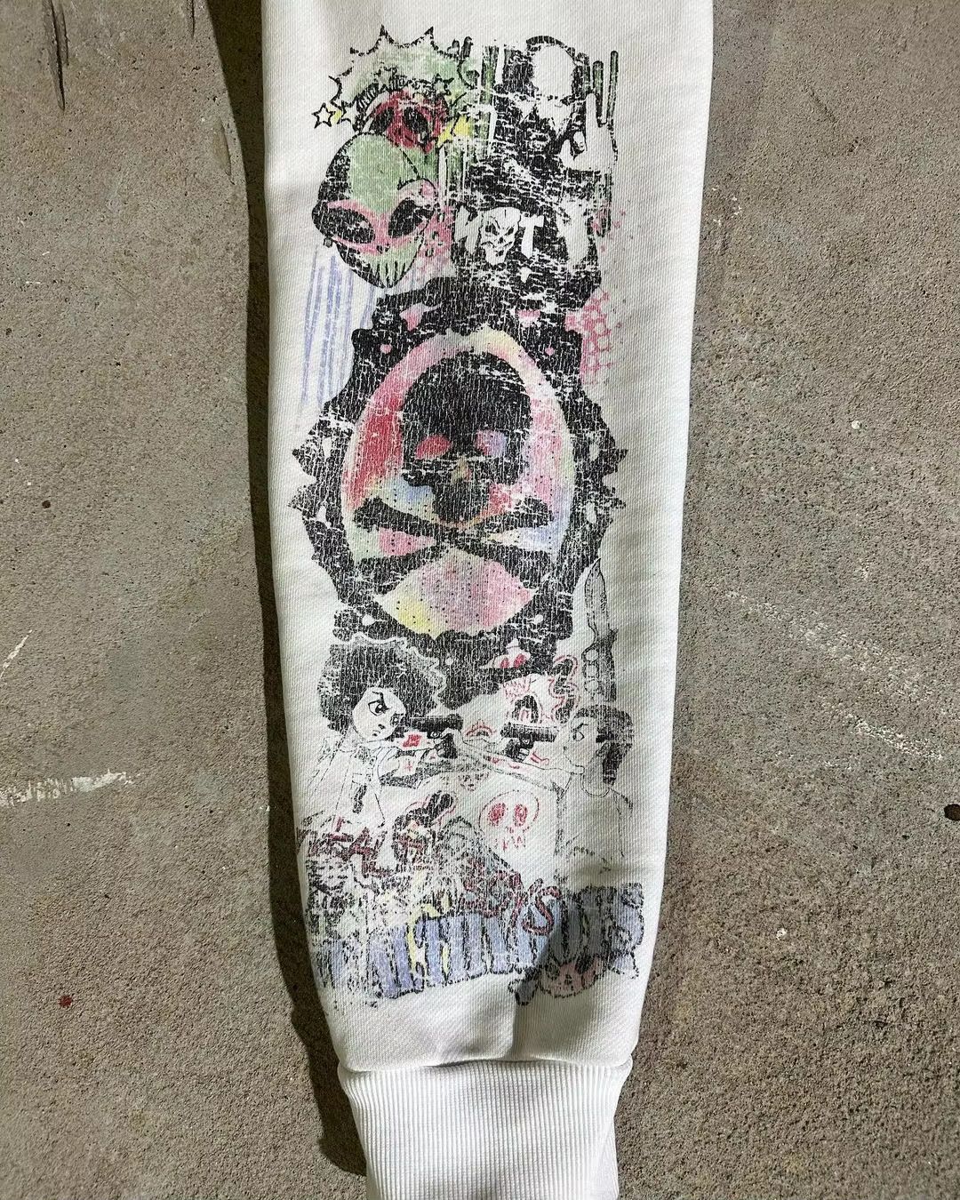 Designer × Japanese Brand Graffiti Print Hoodie Size US L / EU 52-54 / 3 - 5 Thumbnail