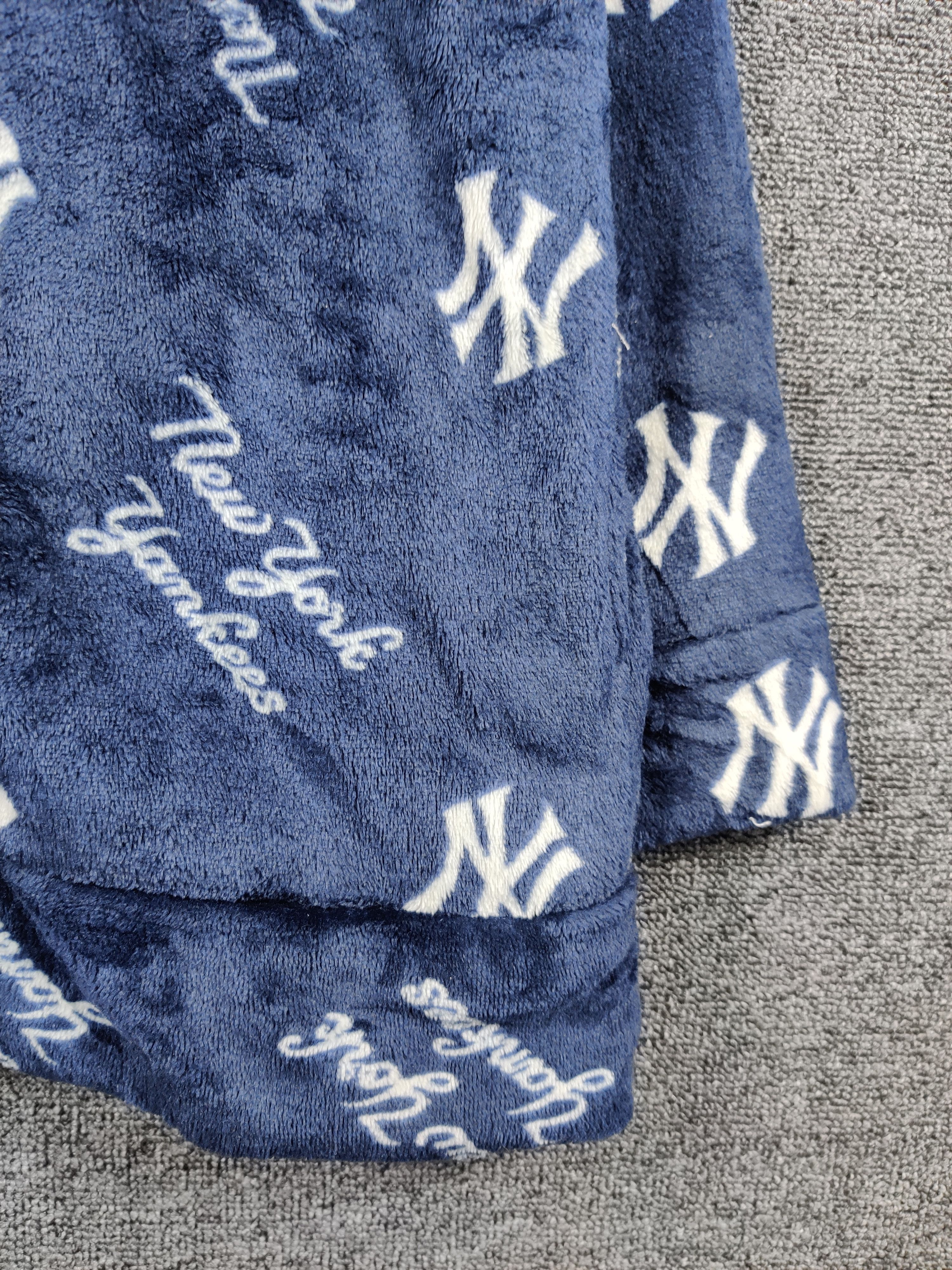MLB × New York Yankees × Vintage MLB New York Yankees Fleece Fullprint Zipper Hoodie Jacket Size US L / EU 52-54 / 3 - 3 Thumbnail