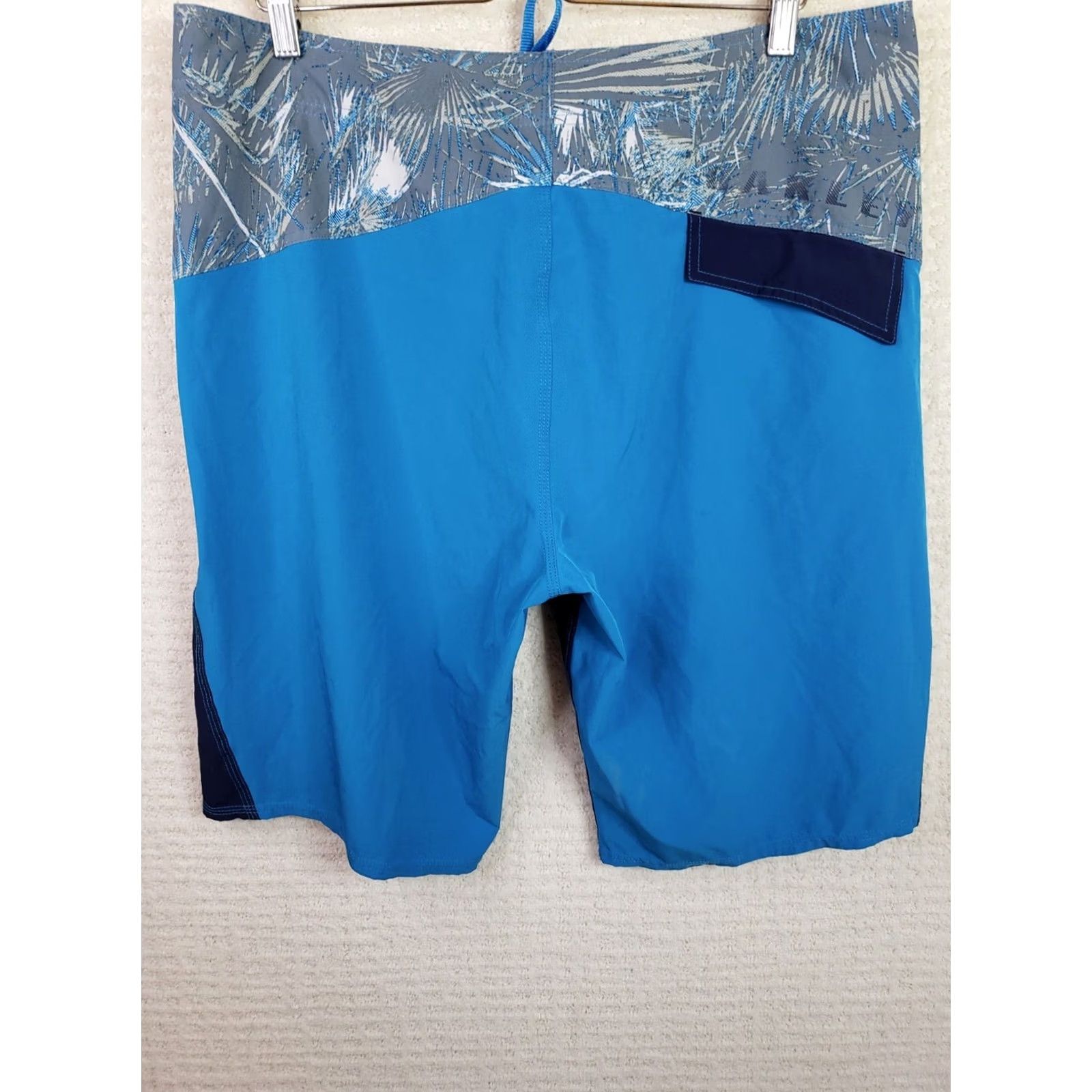Oakley Oakley Board Shorts Men’s 38x11.5 Blue Surf Beach Swimsuit Drawstring Unlined Pockets Inside Pockets 100% Polyester Regular Mens Size US 38 / EU 54 - 6 Thumbnail