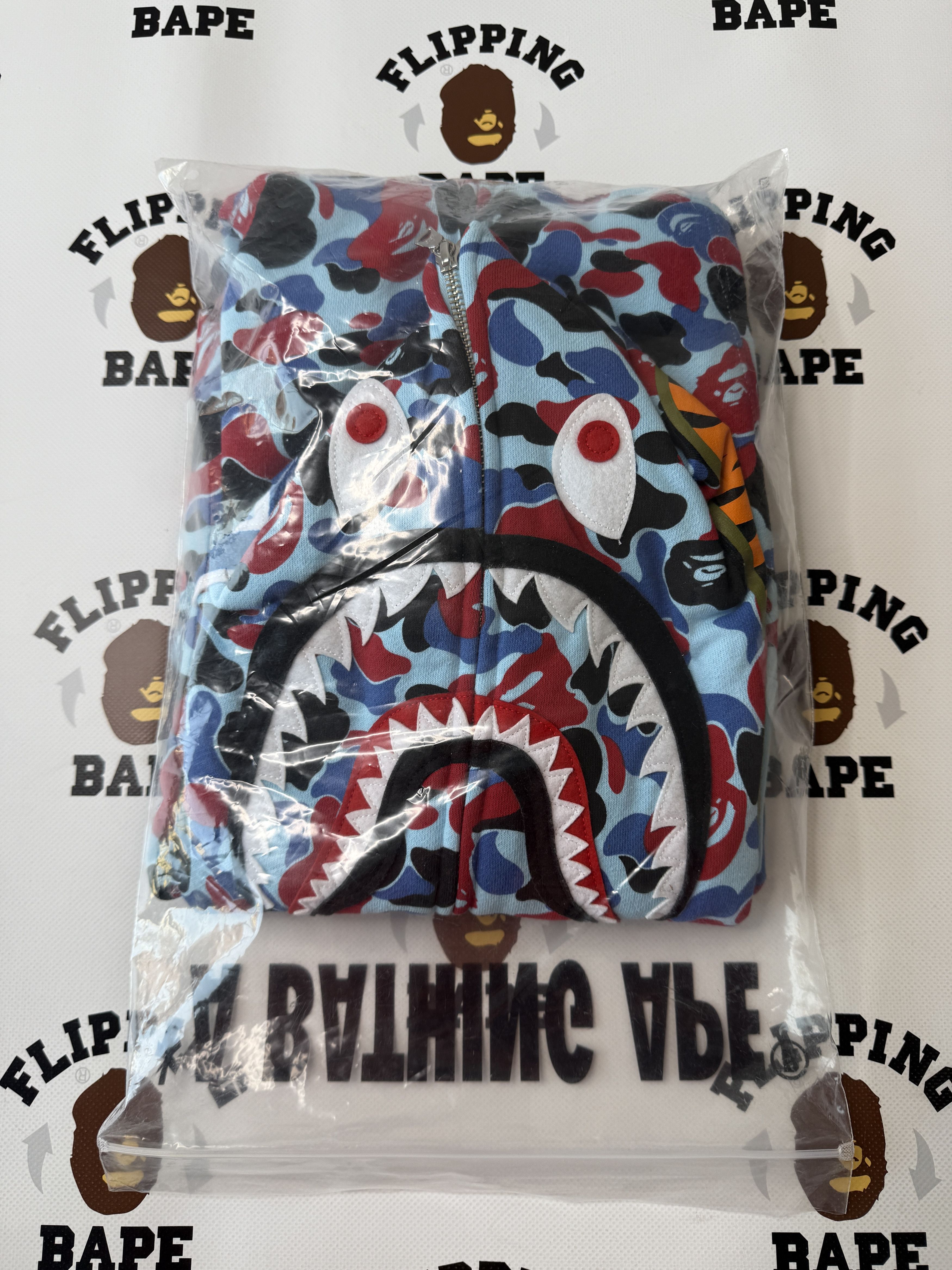 Bape BAPE CHICAGO SHARK FULL ZIP HOODIE Size US S / EU 44-46 / 1 - 17 Thumbnail