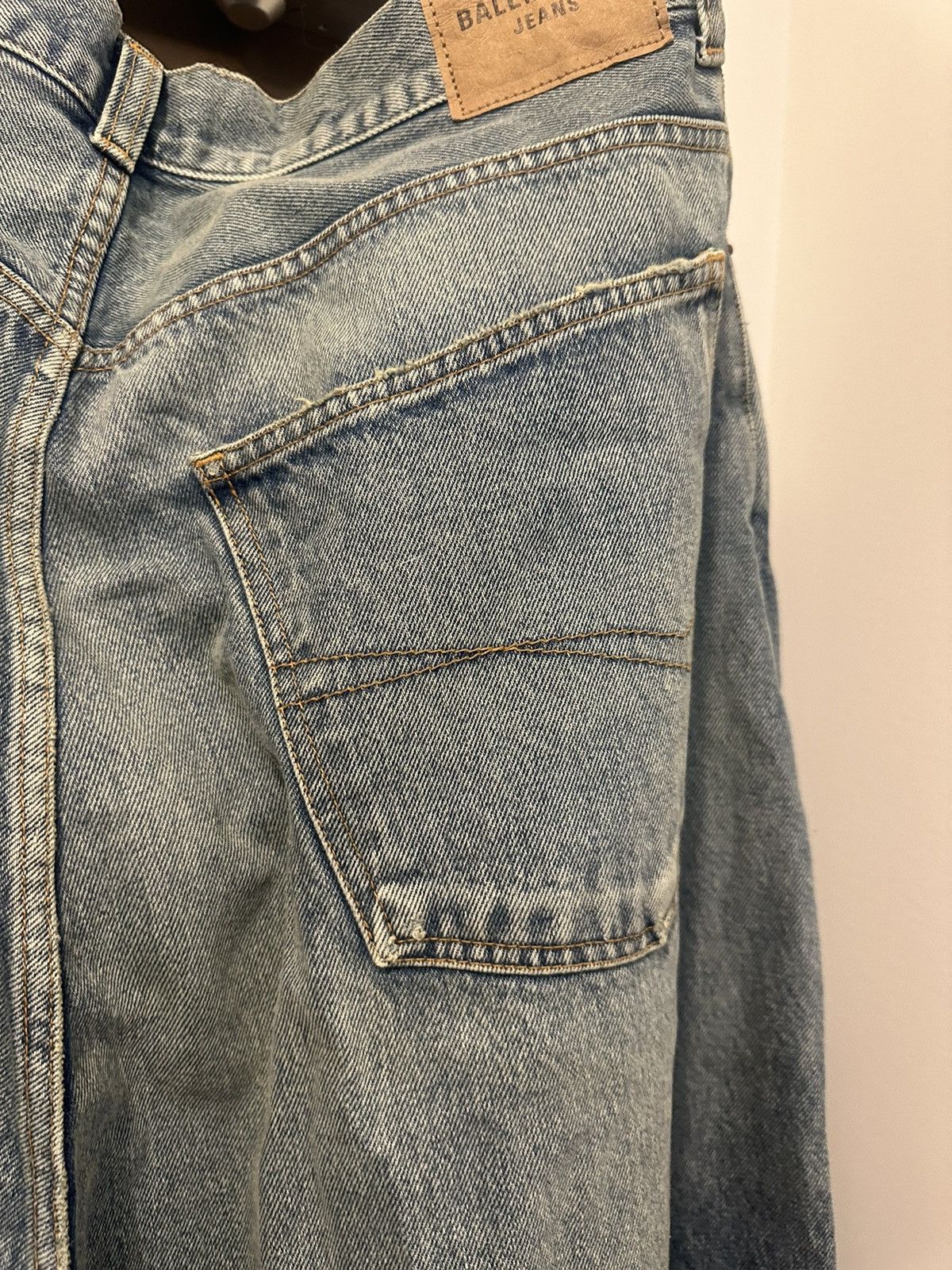 Balenciaga Balenciaga Winter 22 Large Baggy Denim Size US 34 / EU 50 - 8 Thumbnail