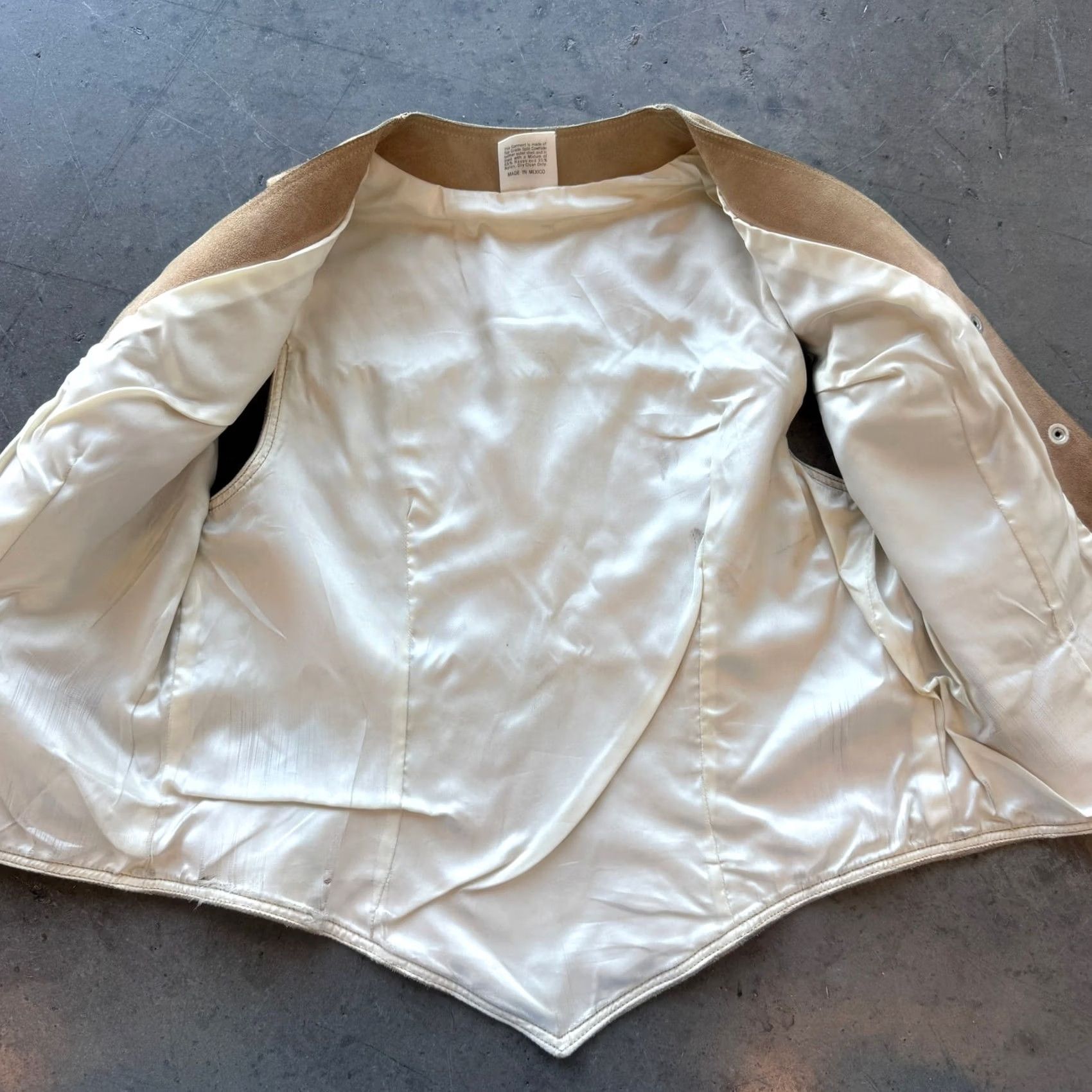 Vintage VINTAGE Y2K Cowhide Leather California Women's Fitted Button Front Vest Small Beige Size S / US 4 / IT 40 - 3 Thumbnail