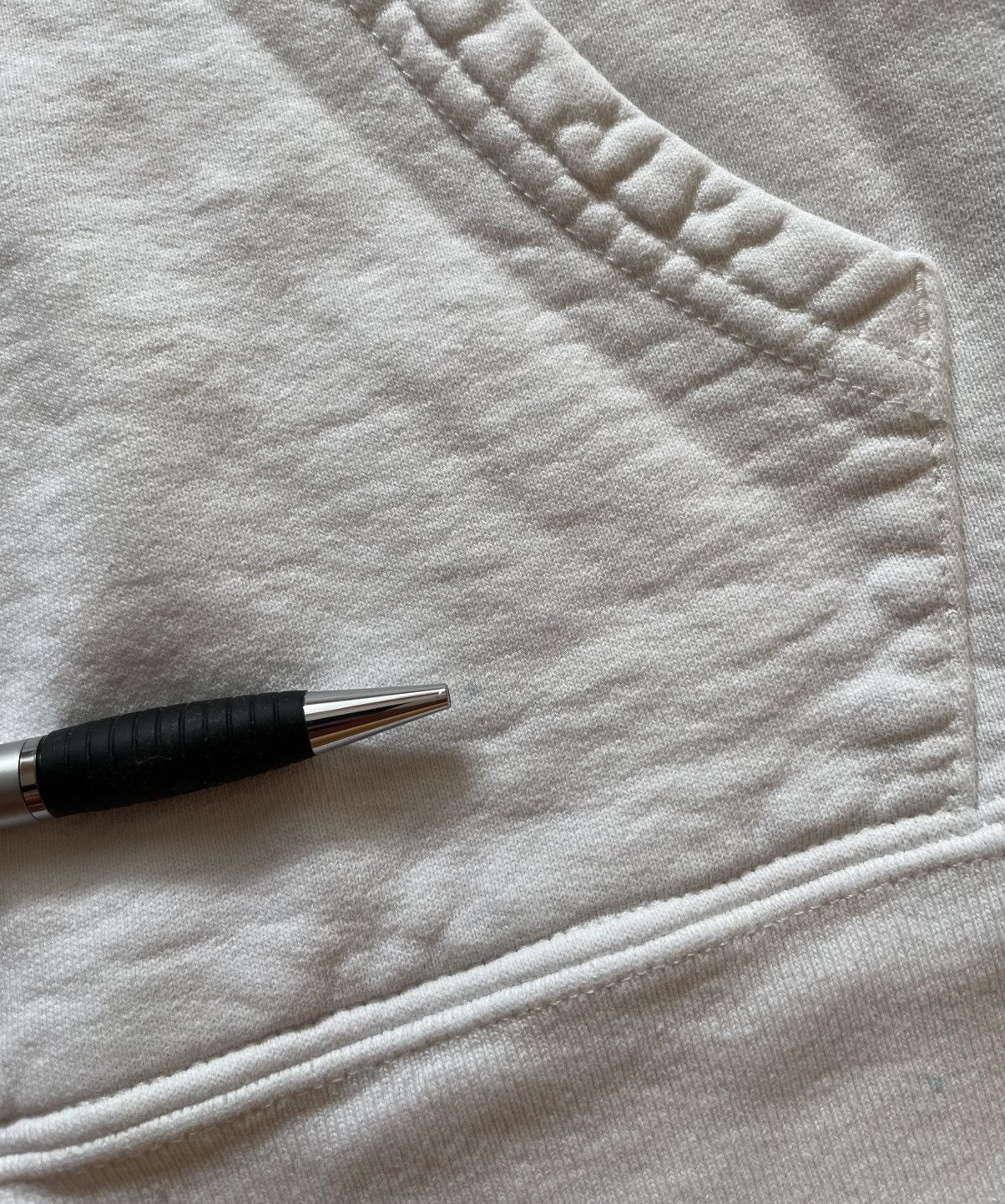 Supreme Supreme ‘The Land Of Fuck’ Logo White Hoodie Size US M / EU 48-50 / 2 - 13 Thumbnail