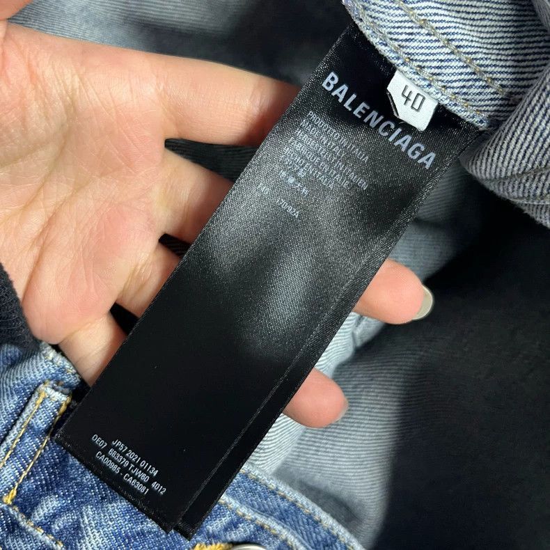 Balenciaga Balenciaga Balenciaga Denim Jacket with Pocket and Rhinest Size US M / EU 48-50 / 2 - 7 Thumbnail
