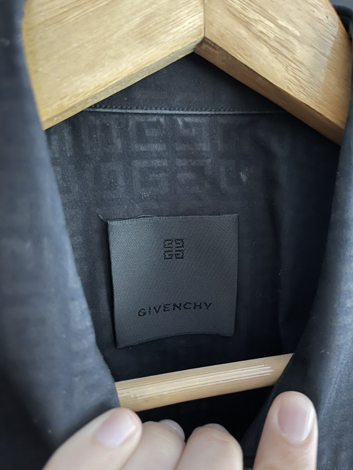 Givenchy Givenchy 4G Shirt Size US L / EU 52-54 / 3 - 4 Thumbnail
