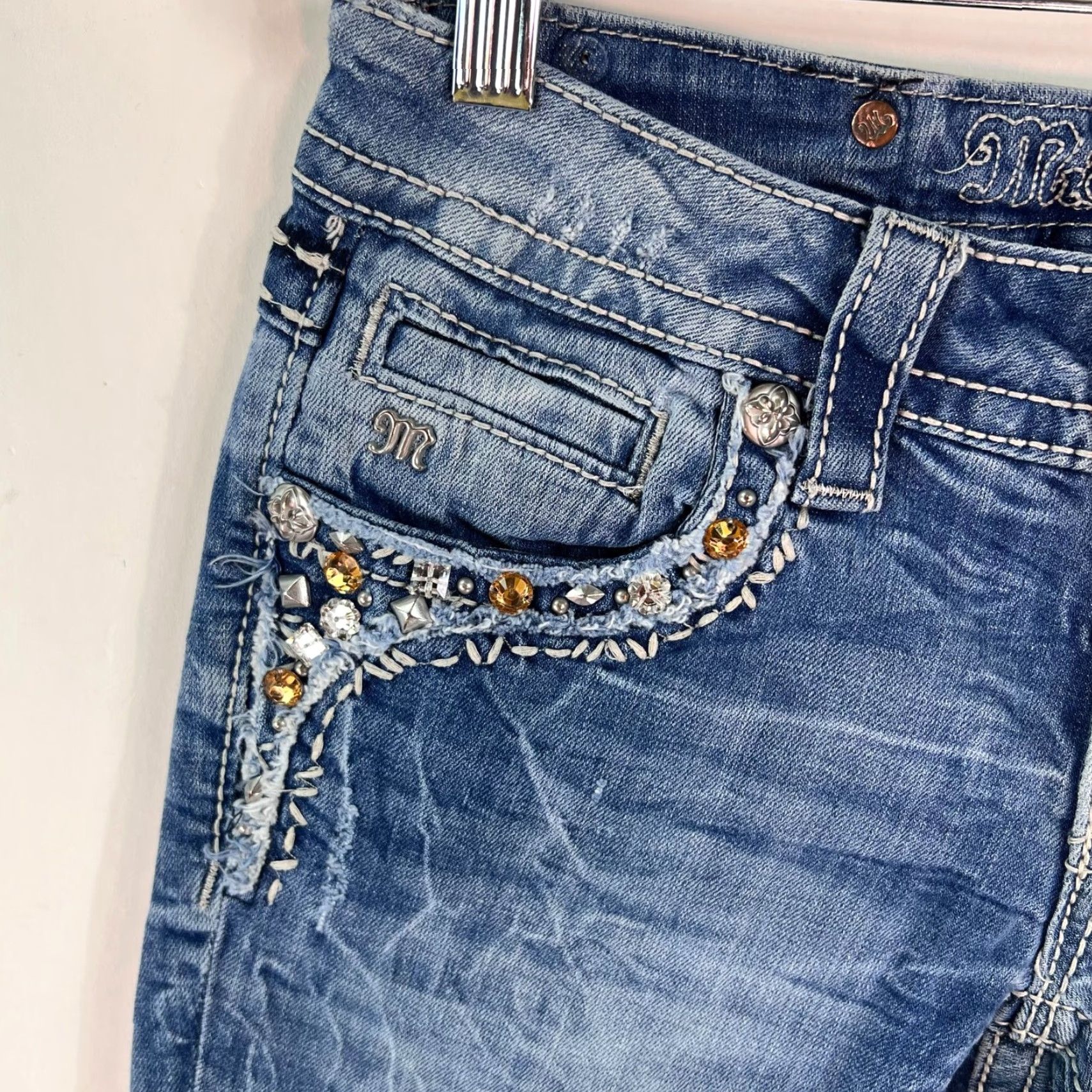 Miss Me Miss Me Jeans Women’s Cropped Denim 25 Regular Blue 28x21 Embroidered Rhinestone Studded 90s Rock Logo Mens? Size 42" / US 20 - 6 Thumbnail
