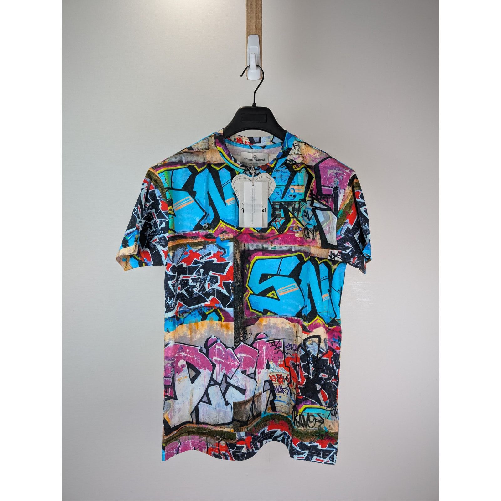 Vivienne Westwood o1rshd1 Classic Graffiti Print T-Shirt in Multiolor Size US S / EU 44-46 / 1 - 1 Thumbnail