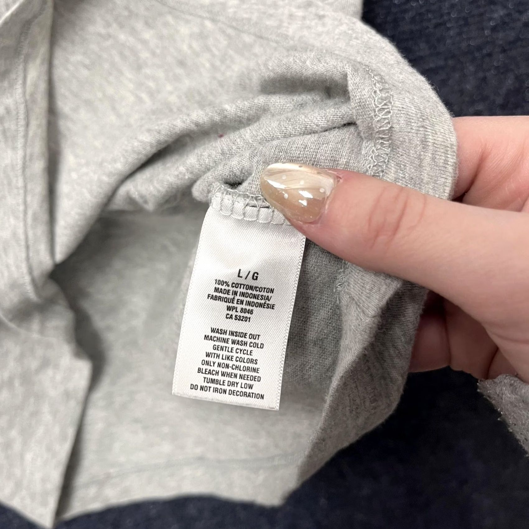 Vintage Aéropostale Shirt Womens Large Gray Vertical Logo Crew Neck Short Sleeve Tee Size L / US 10 / IT 46 - 4 Thumbnail