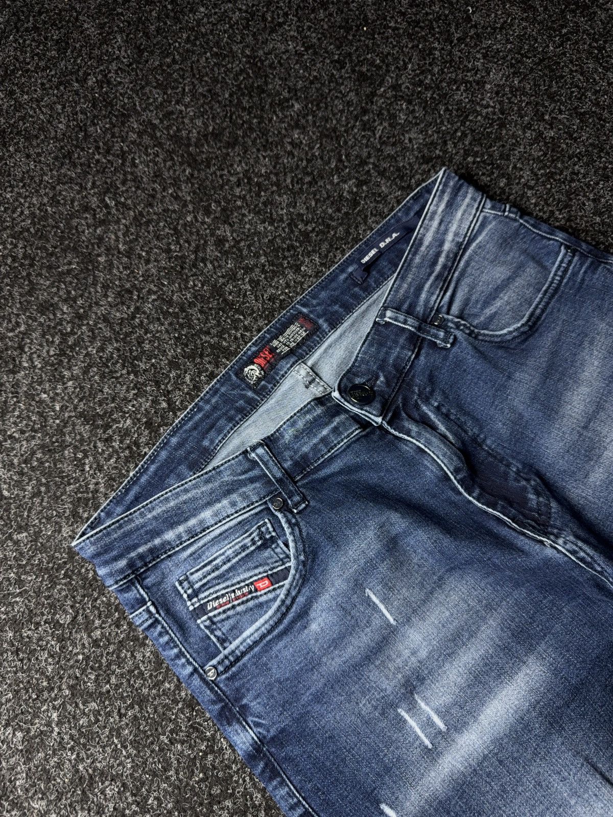 Diesel Luxury Diesel D.N.A. Distressed Blue Jeans Made in Italy Size US 30 / EU 46 - 7 Thumbnail