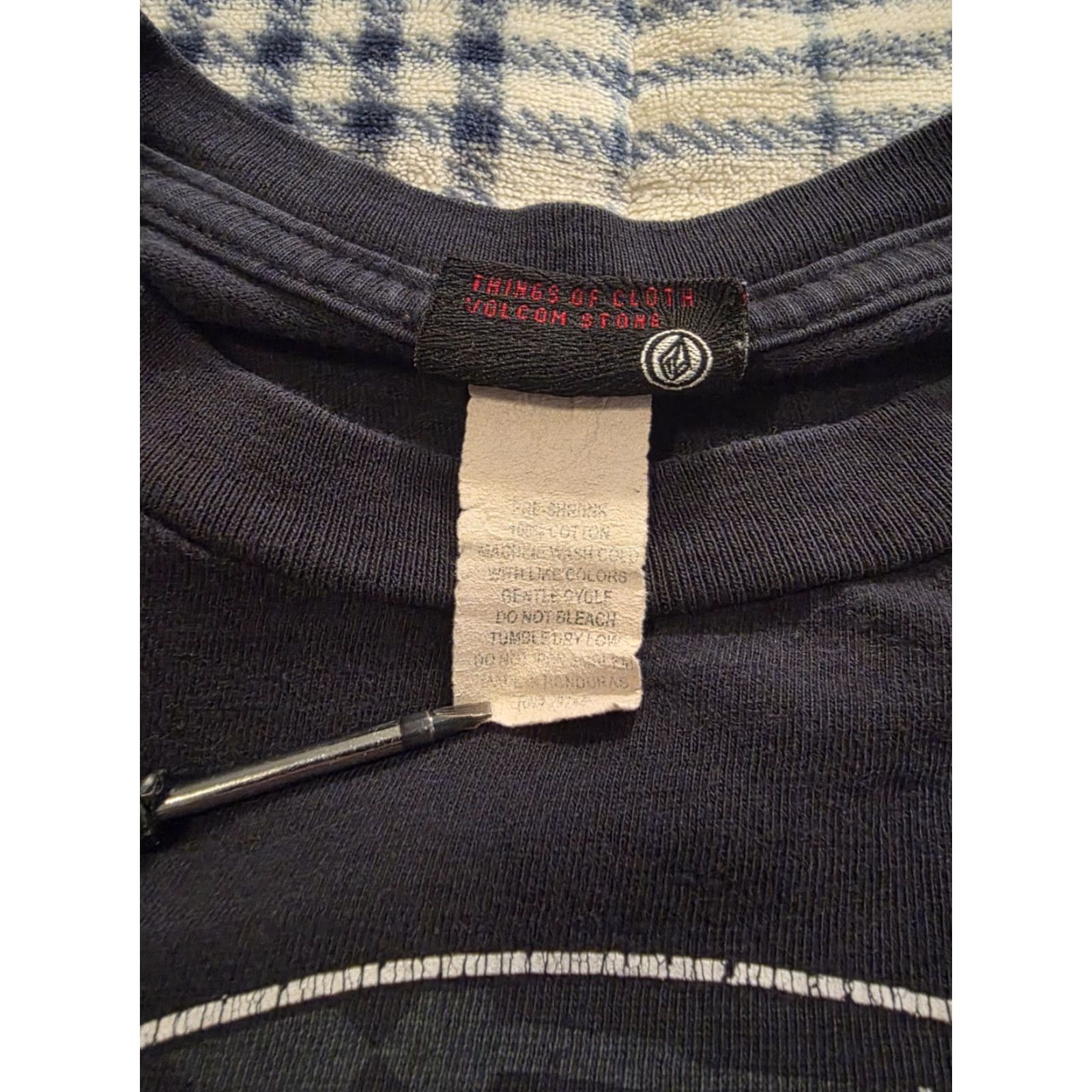 Volcom Vtg Y2K Volcom Big Logo Graphic T Shirt Back Hit Black Mens Medium Skater Surf Graphic 90s Grunge Logo Crew Neck Short Sleeve Cotton T-Shirt Size US M / EU 48-50 / 2 - 7 Thumbnail
