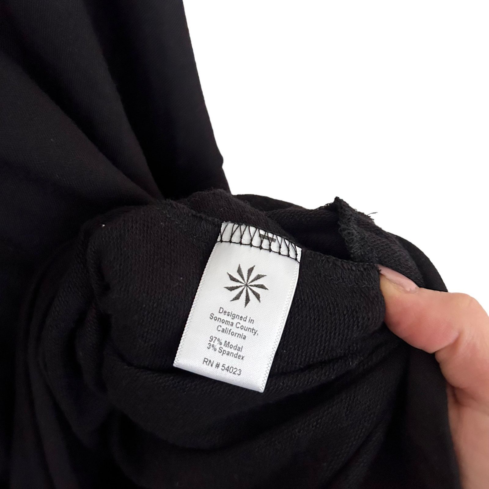 Athleta Athleta Black Backtrack Sweater Sz XS Size XS / US 0-2 / IT 36-38 - 3 Thumbnail
