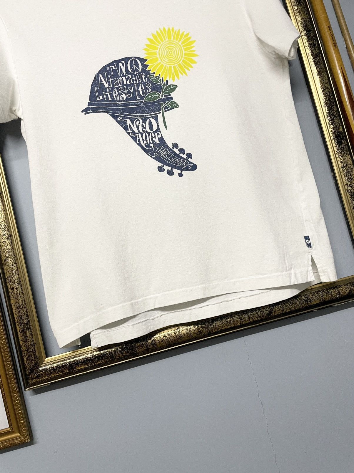 Japanese Brand Vintage 1990s Japan Designer Magic Number Sunflower Art Tee Size US M / EU 48-50 / 2 - 4 Thumbnail