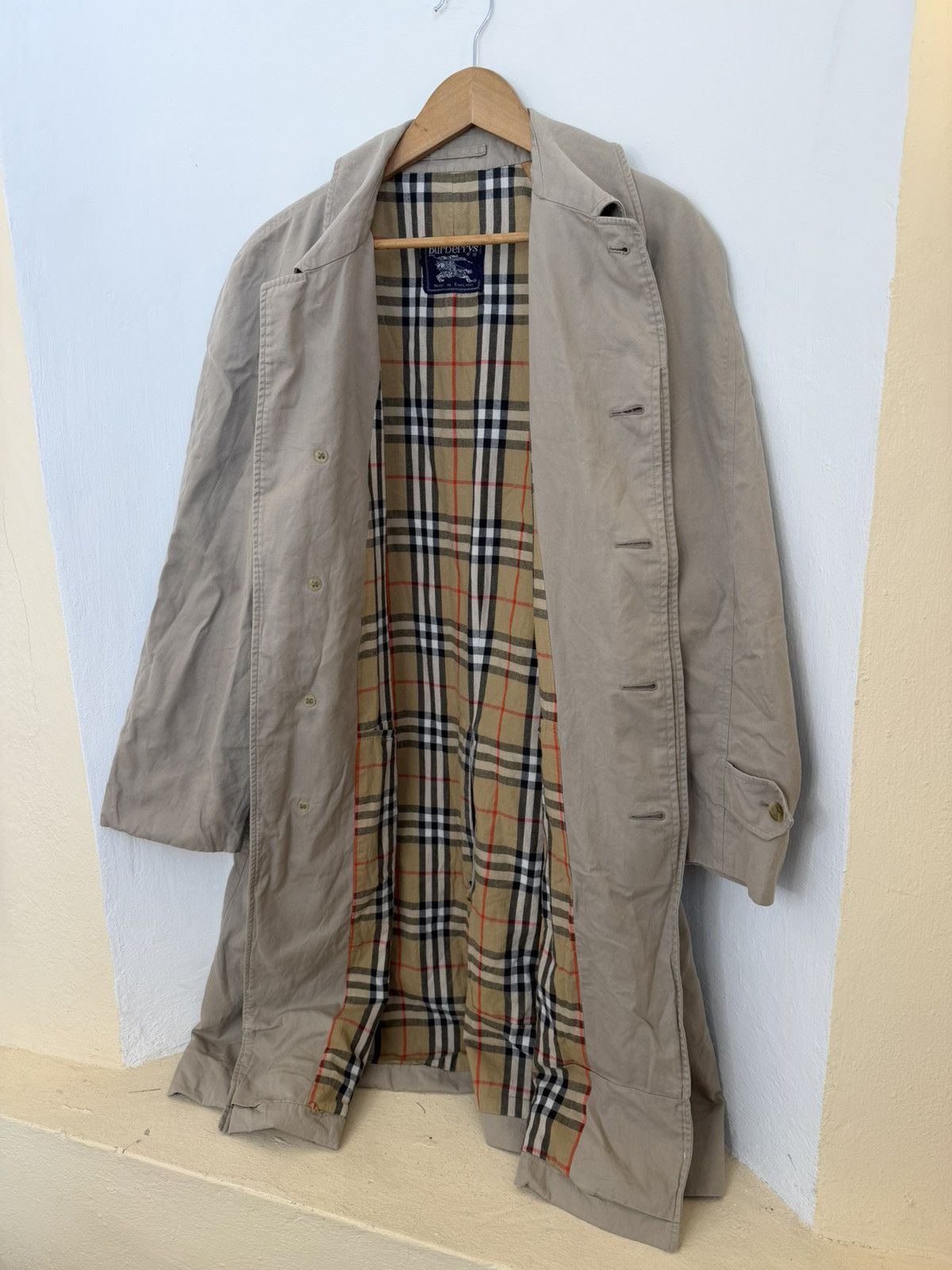 Burberry Vintage 90s Burberry‘s Trenchcoat Made in England Size L Size US L / EU 52-54 / 3 - 2 Thumbnail