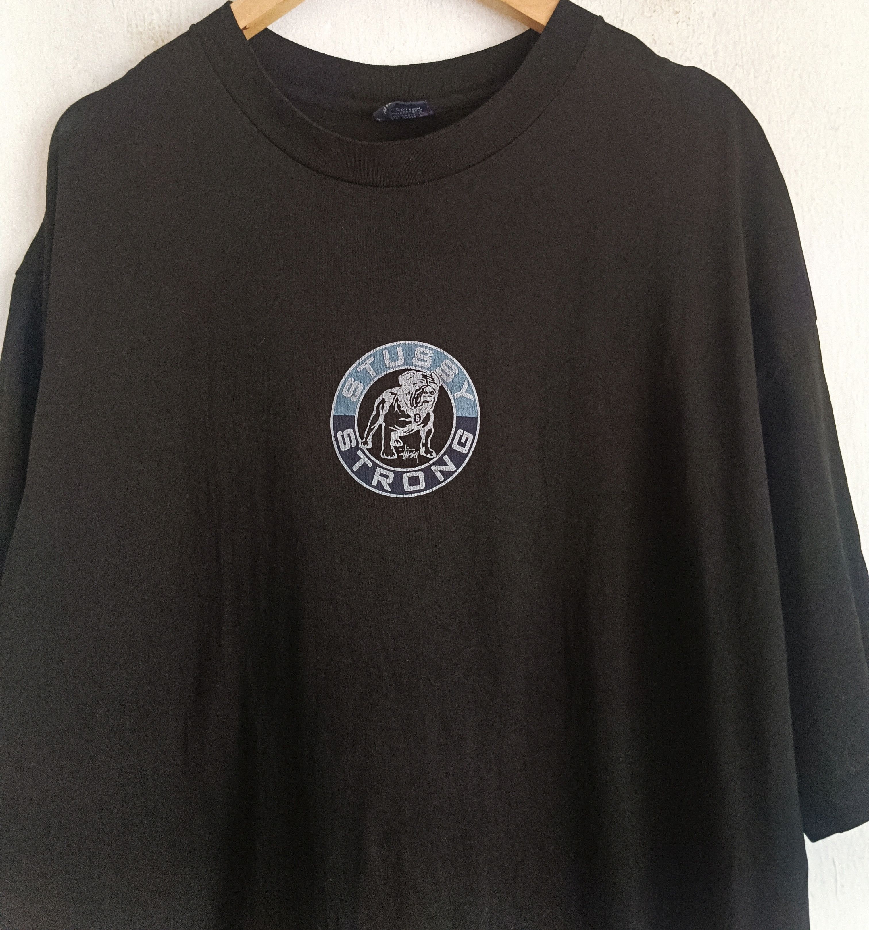 Hypebeast × Stussy × Vintage Vintage 90s Stussy Strong Pit Bull T-Shirt Size US XL / EU 56 / 4 - 1 Thumbnail