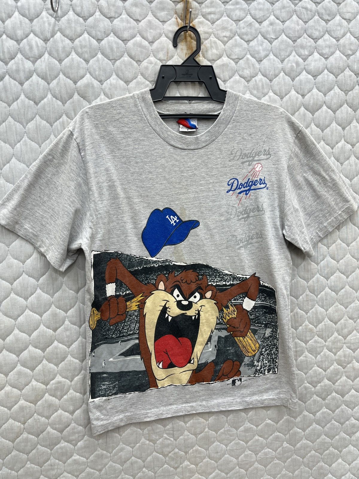 MLB × Vintage × Warner Bros 🔥🔥🔥STEALS VTG MLB LA DODGERS X TAZMANIA WARNER BROS Size US S / EU 44-46 / 1 - 2 Thumbnail