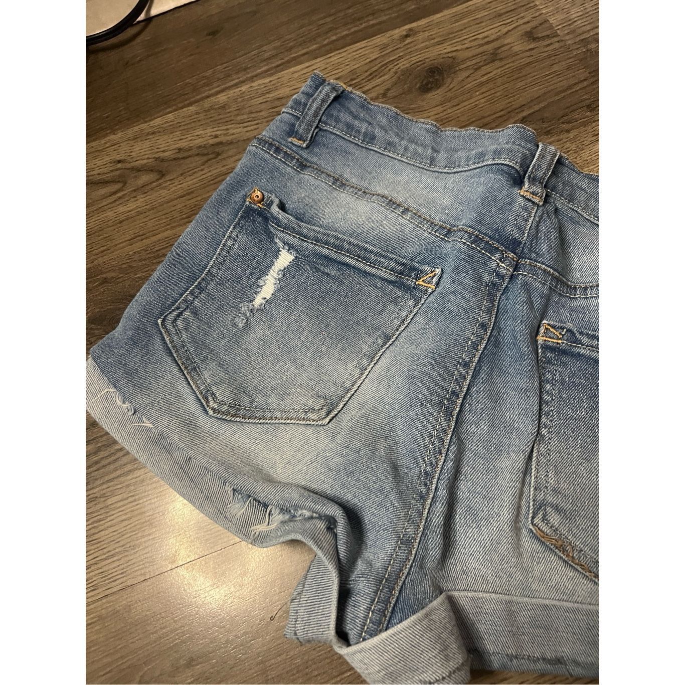 Other Wallflower The Sky High Curvy Fit Denim Shorts Woman’s Size Size 28" / US 6 / IT 42 - 9 Thumbnail