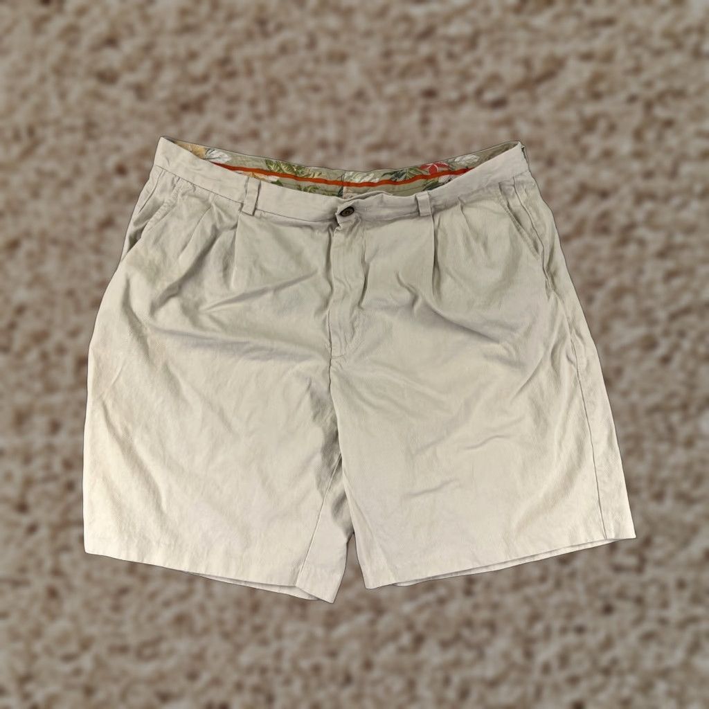 Tommy Bahama Tommy Bahama Shorts Men Bermuda 38 Beige Pleated Silk Blend Golf 38x9 Cargo Pockets Vintage No Size US 38 / EU 54 - 1 Thumbnail