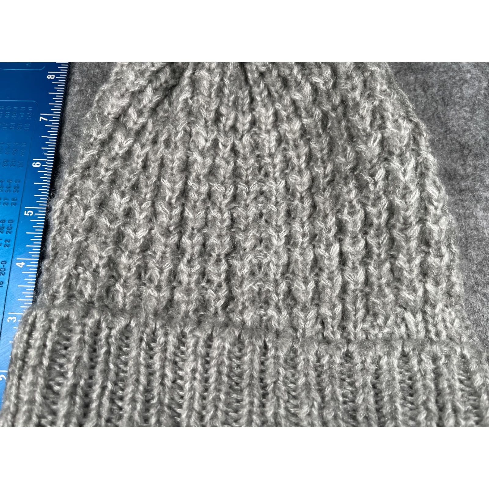 Banana Republic Banana Republic Beanie Toque Womens One Size Gray Knit Acrylic Blend Ski Pom Beanie Women One Size Gray Knit Acrylic Blend Outdoor Ski Womens Size ONE SIZE - 2 Thumbnail