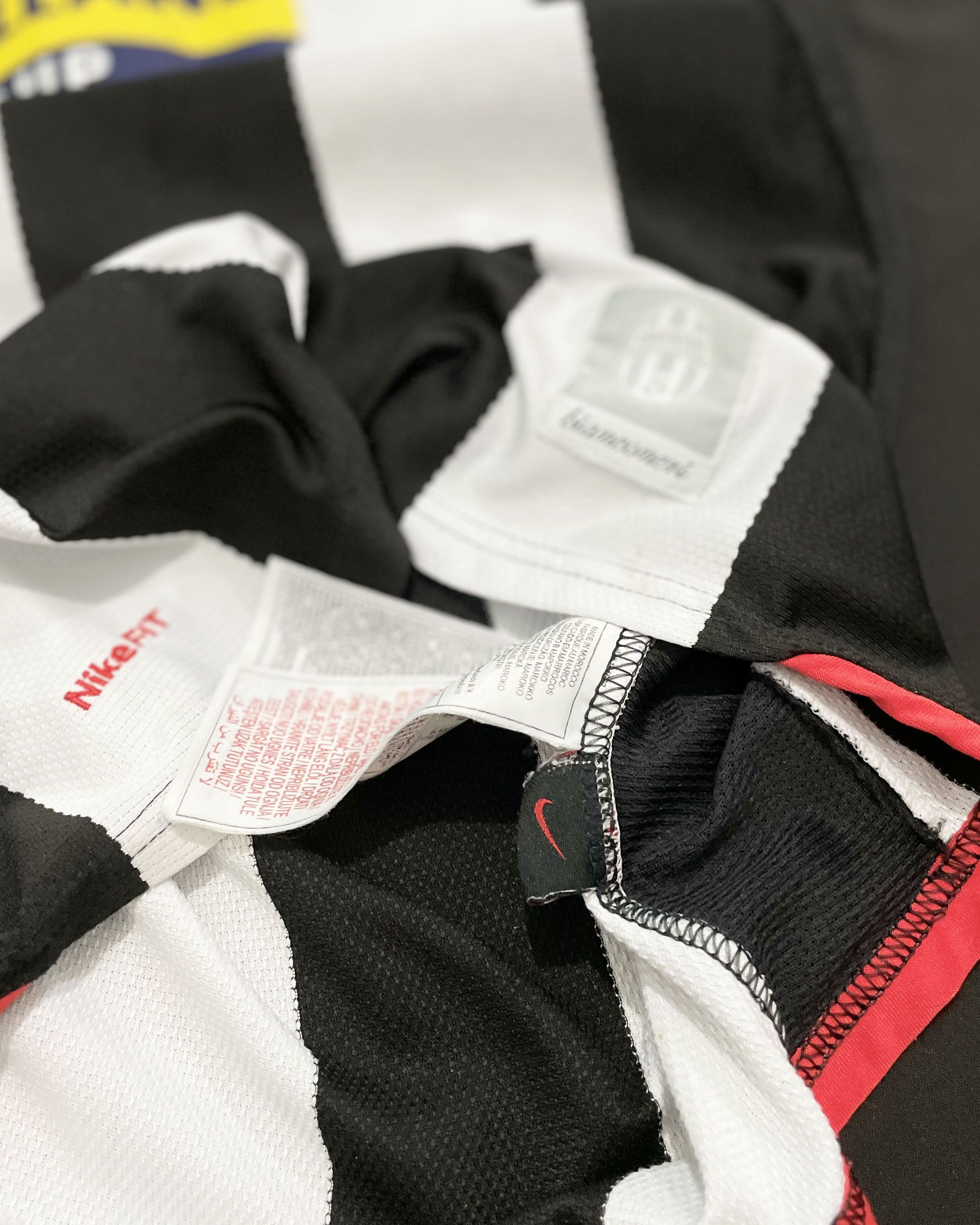 Nike Juventus Home Kit 2007 2008 Size US M / EU 48-50 / 2 - 5 Thumbnail
