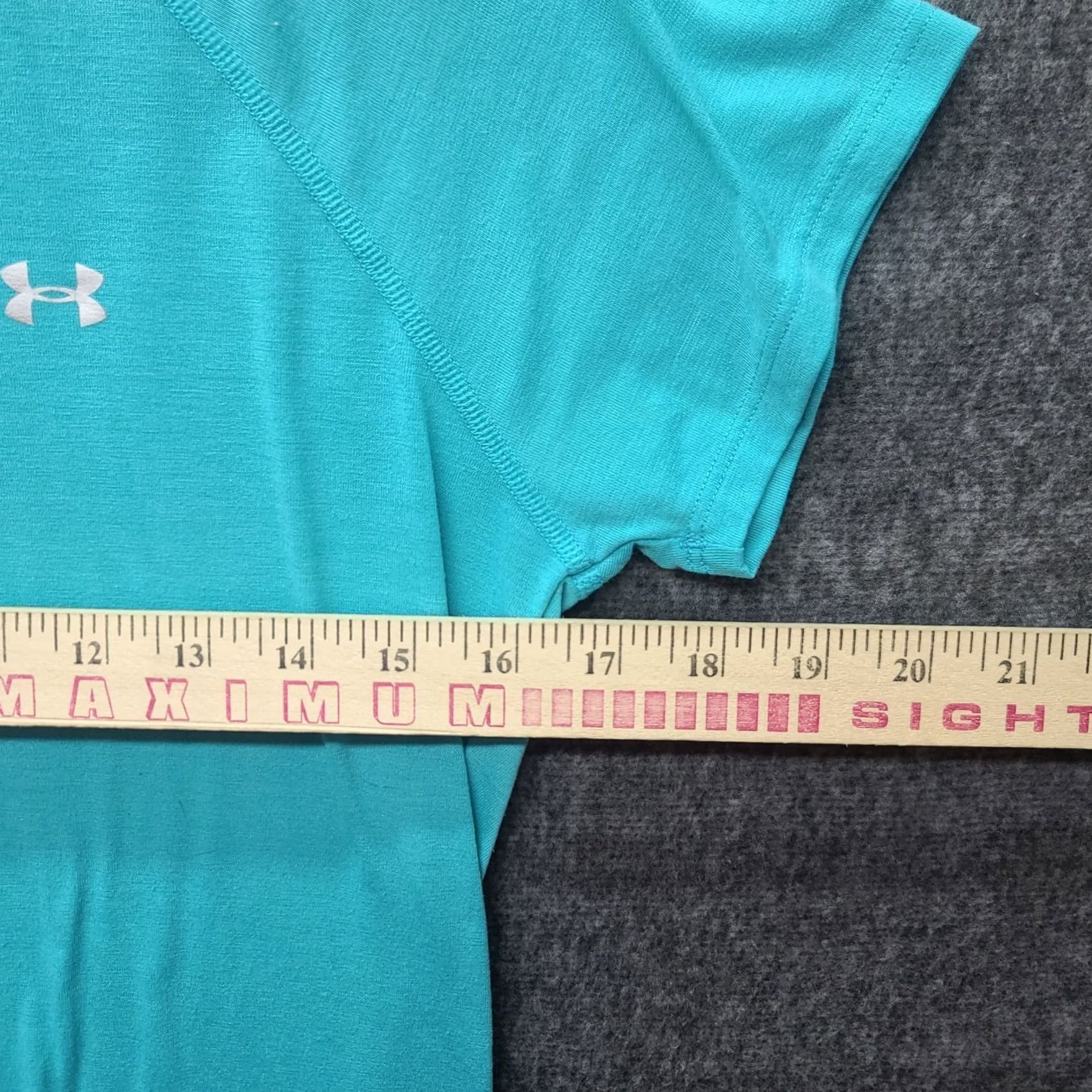 Under Armour Under Armour Shirt Womens S Slim HeatGear V-Neck Short Sleeve Blue 100% Polyester Athletic Pullover Activewear Warmer Months Wom mens? Size S / US 4 / IT 40 - 3 Thumbnail