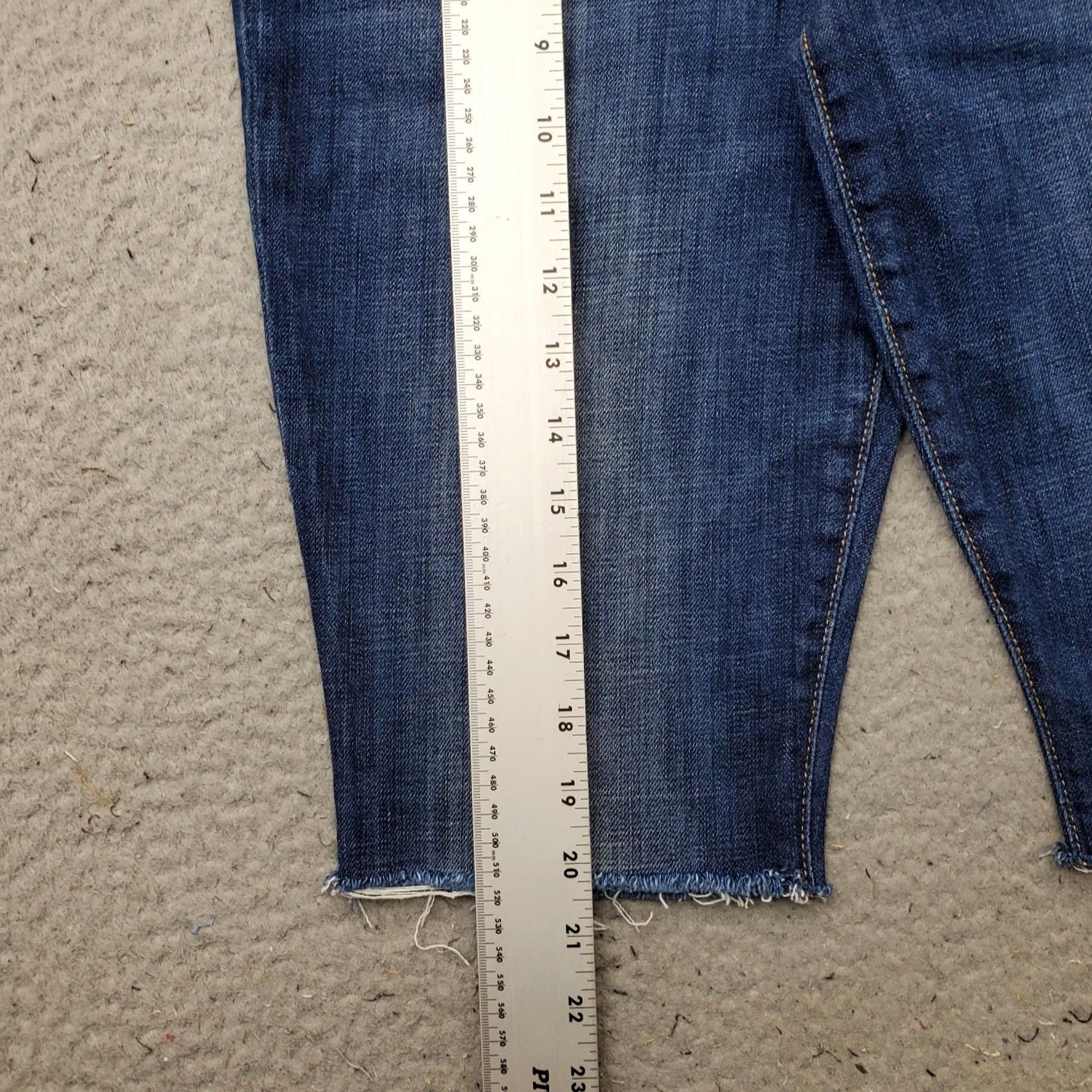 Vintage Joe's Bermuda Shorts Womens 28 Blue Denim High Waist Flare Outdoor Size 28" / US 6 / IT 42 - 3 Thumbnail