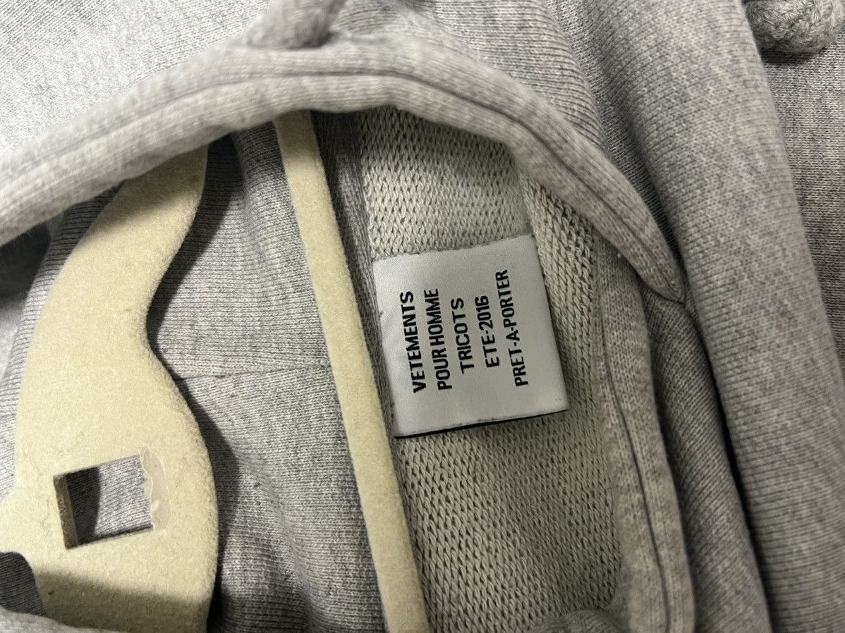 Vetements Vetements Champion logo hoodie Size US L / EU 52-54 / 3 - 5 Thumbnail