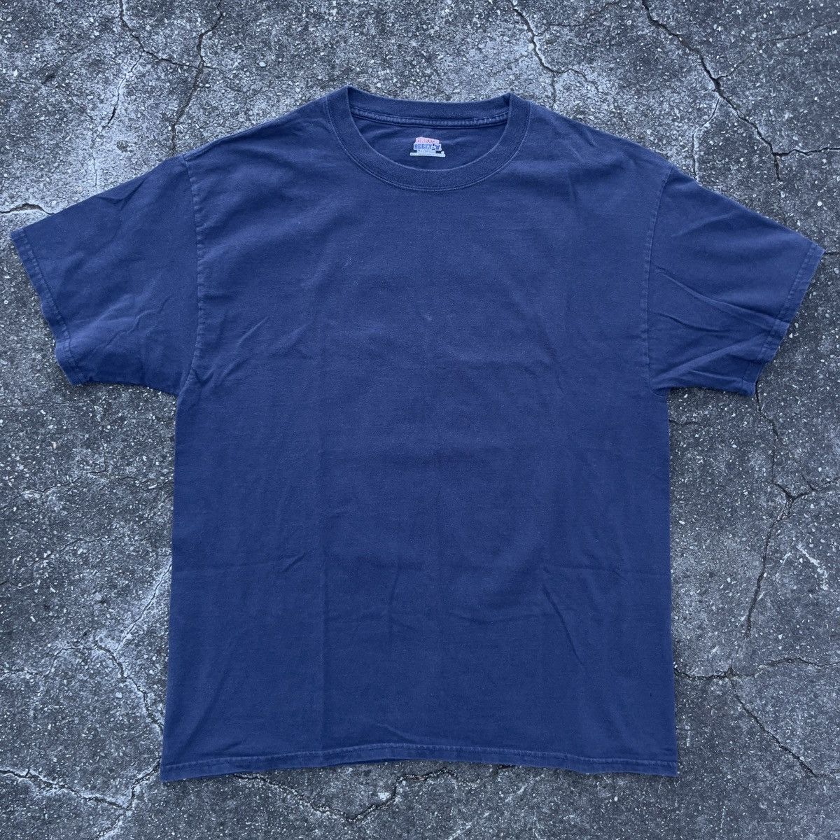 Hanes × Vintage Vintage Y2K NAVY Blank HANES BEEFY T Shirt Size US L / EU 52-54 / 3 - 1 Thumbnail