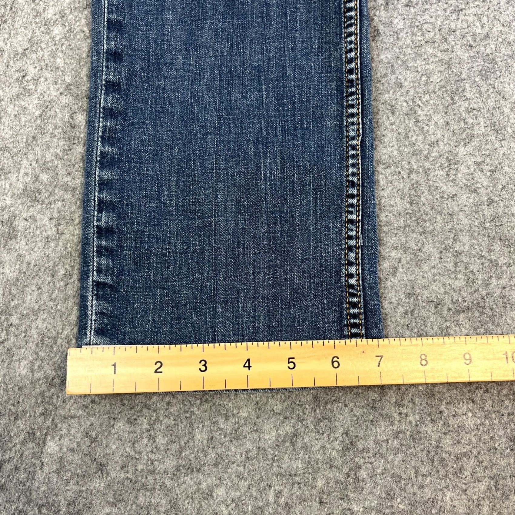 Levi's Levi's Jeans Regular Straight 30 30 Mid Wash Blue Whiskering Stretch Denim 5-Pocket Mens Jeans Size US 30 / EU 46 - 3 Thumbnail