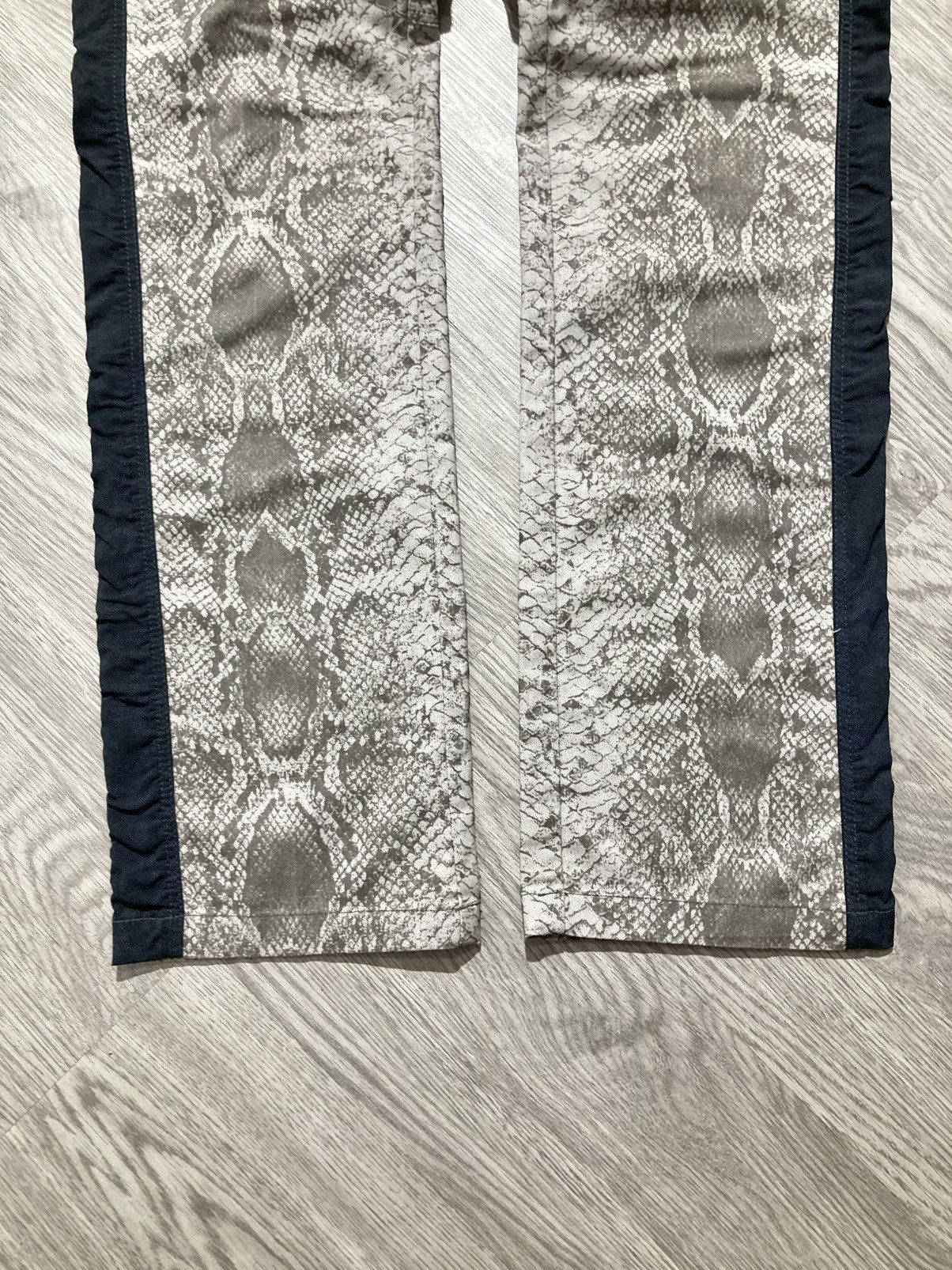 Japanese Brand 2000s BlackYak Snake Skin Pattern Nylon Outdoor Pants Size US 27 - 7 Thumbnail