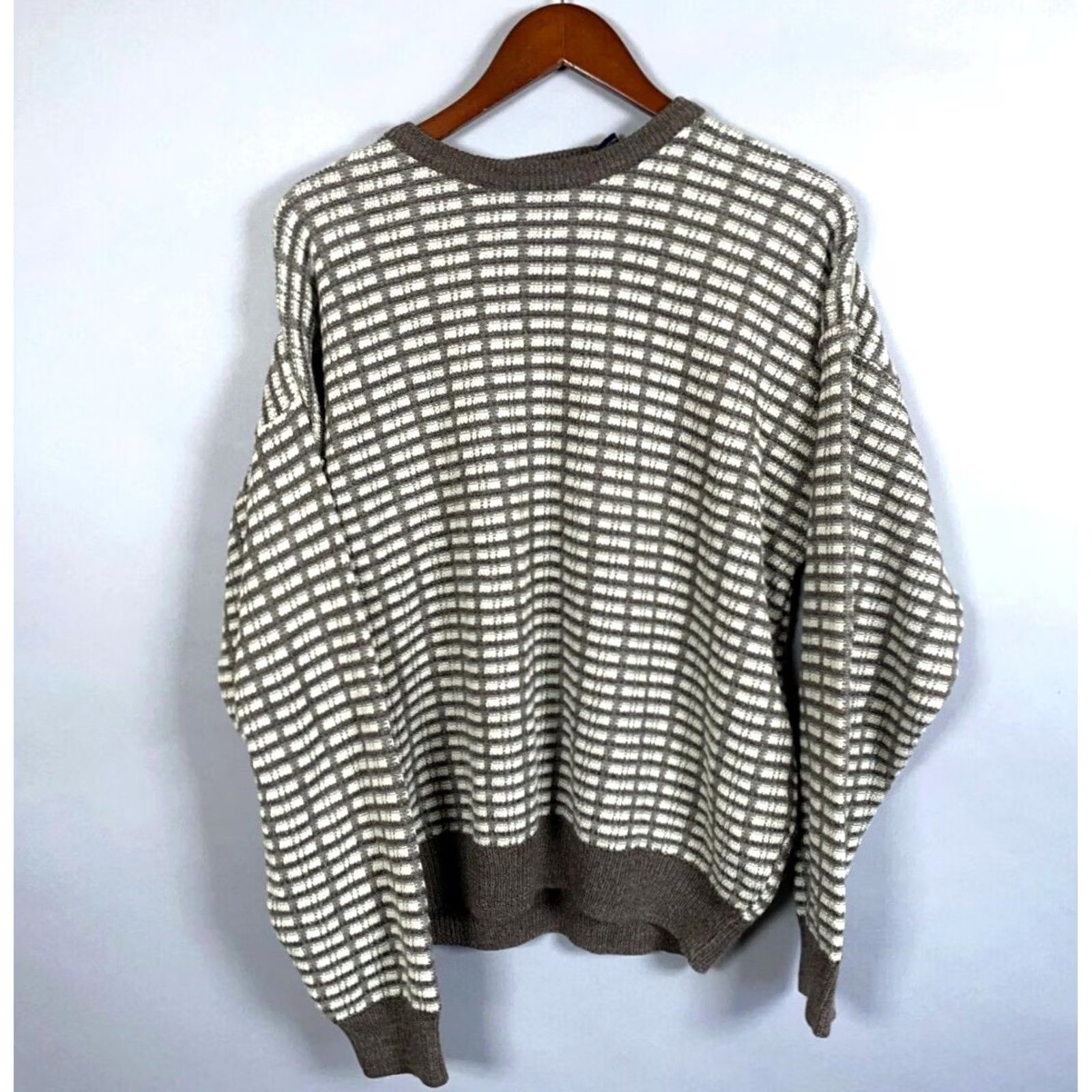 Van Heusen VINTAGE Van Heusen Sweater Mens Large Beige Gray Textured Grid Pattern Dad Style Crew Neck Pullover Knit Size US L / EU 52-54 / 3 - 2 Thumbnail