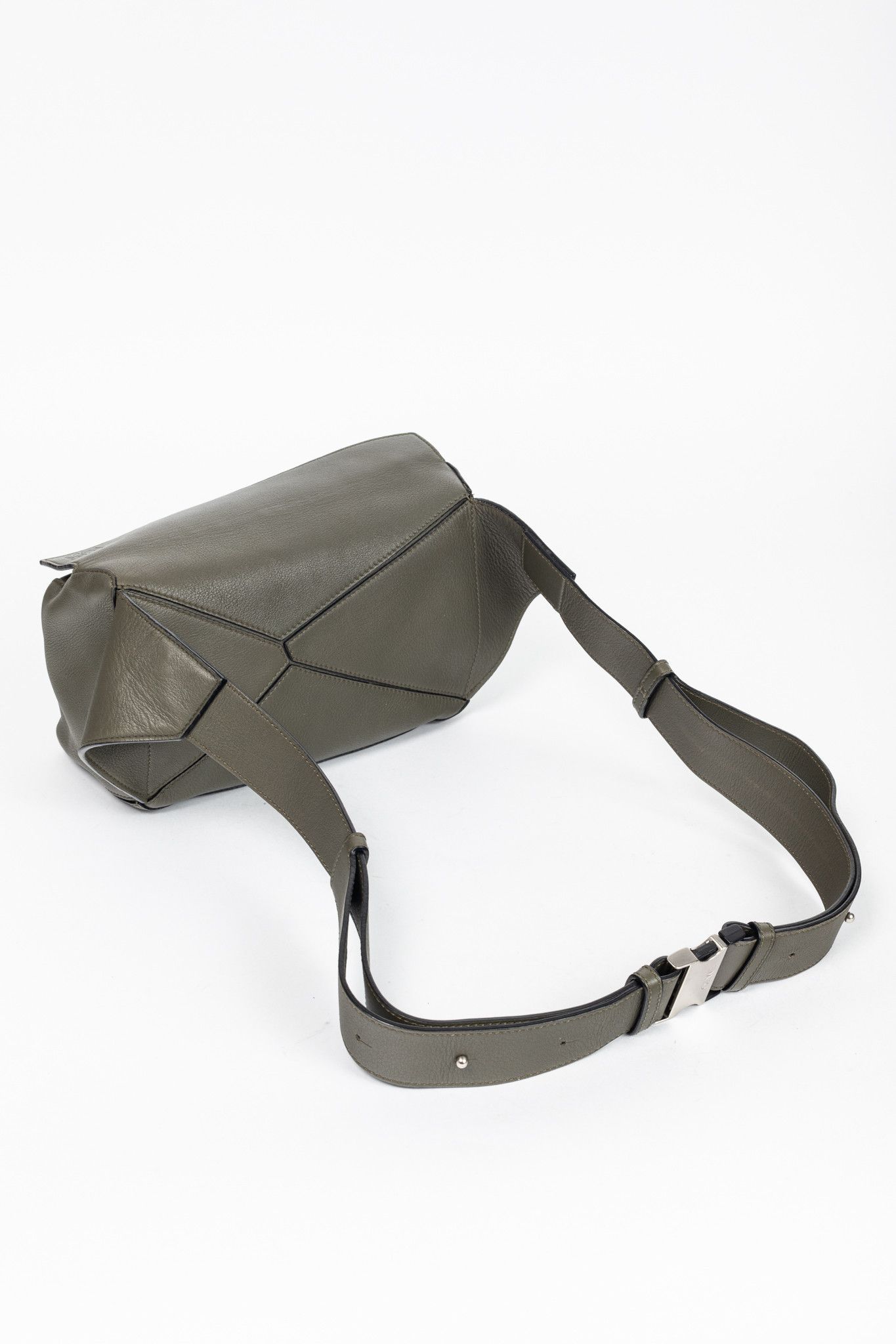 Loewe Loewe Puzzle Khaki Green Classic Calfskin Bumbag Size ONE SIZE - 6 Thumbnail