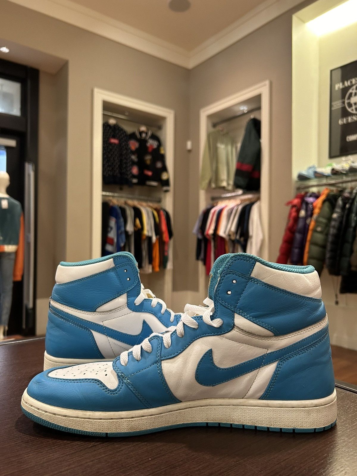 Jordan Brand Jordan 1 Retro High OG UNC Size US 13 / EU 46 - 3 Thumbnail