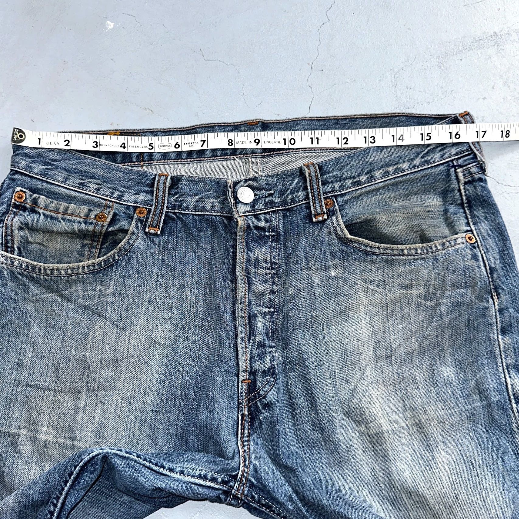 Levi's VINTAGE Levi's 501 Jeans Straight Levi's 501 MID Rise 33x32 Blue Denim 90s Mens Regular 33x32 Cotton Button Closure Size US 33 - 7 Thumbnail