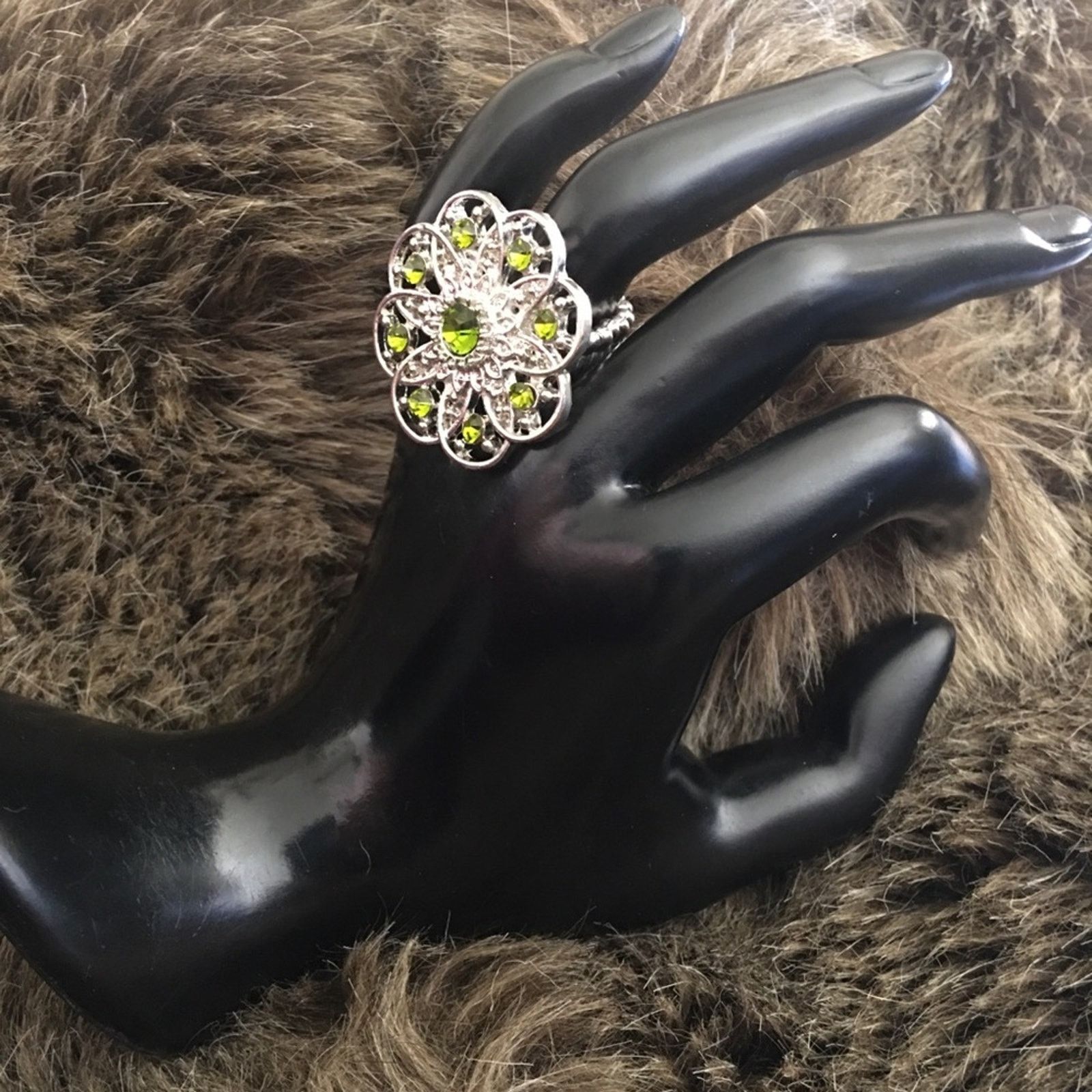 Jewelry Green rhinestone flower design stretch ring Size ONE SIZE - 3 Thumbnail