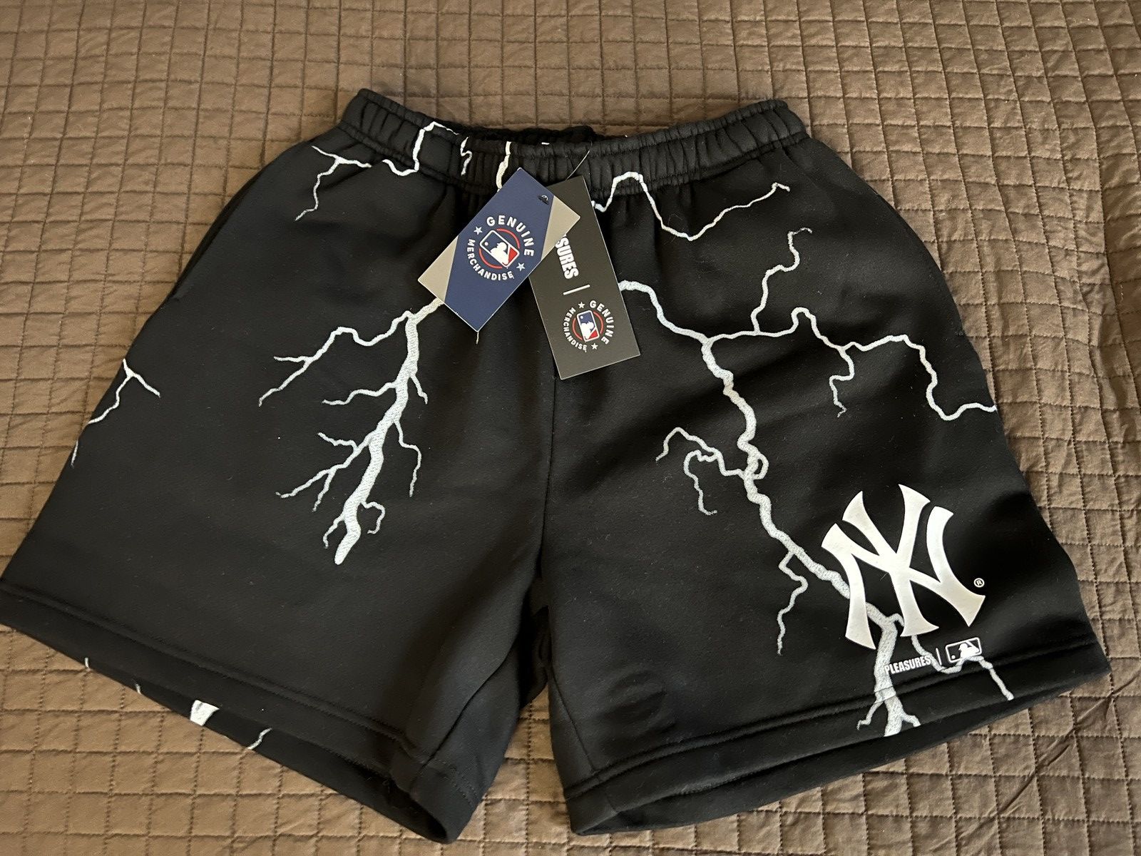 image of New York Yankees x Pleasures Yankees Lightning Shorts Size M in Black, Men's