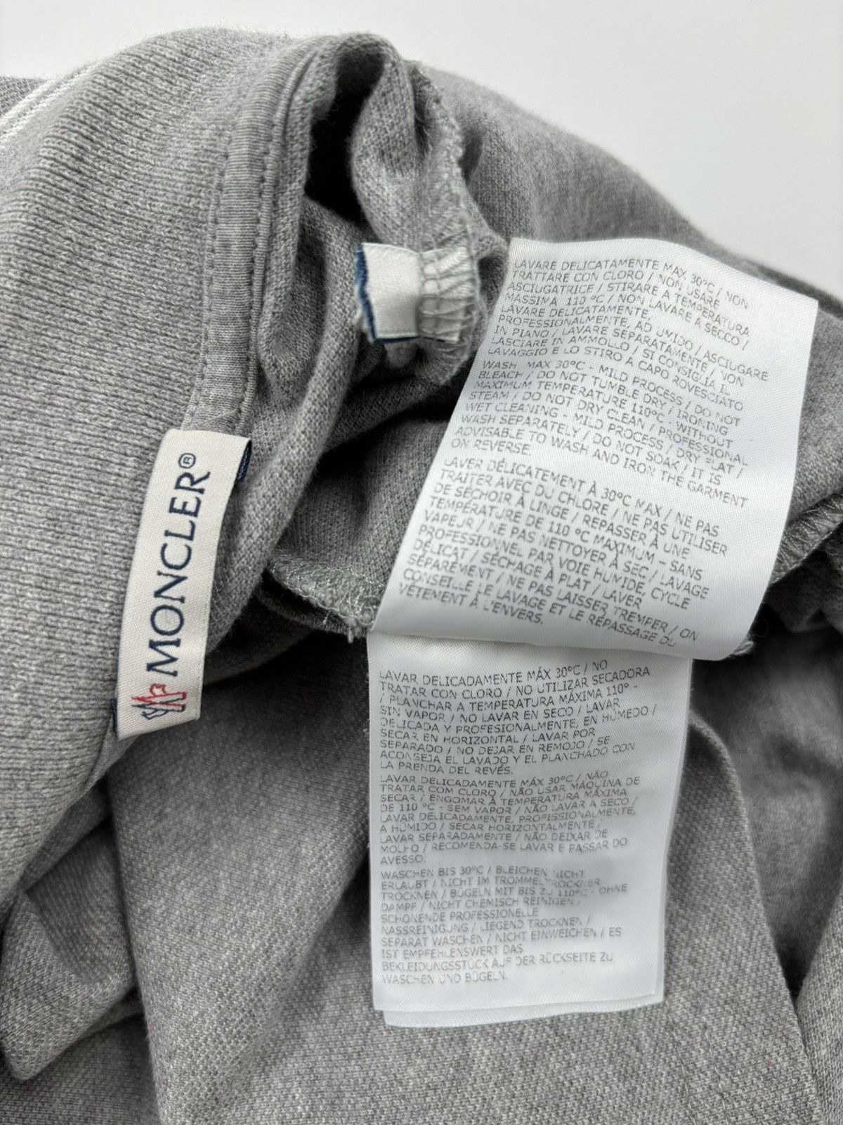 Moncler Women's Gamme Bleu MAGLIA Manica Corta Polo Grey Cotton Patch Logo Buttons T-Shirt Size ONE SIZE - 22 Thumbnail