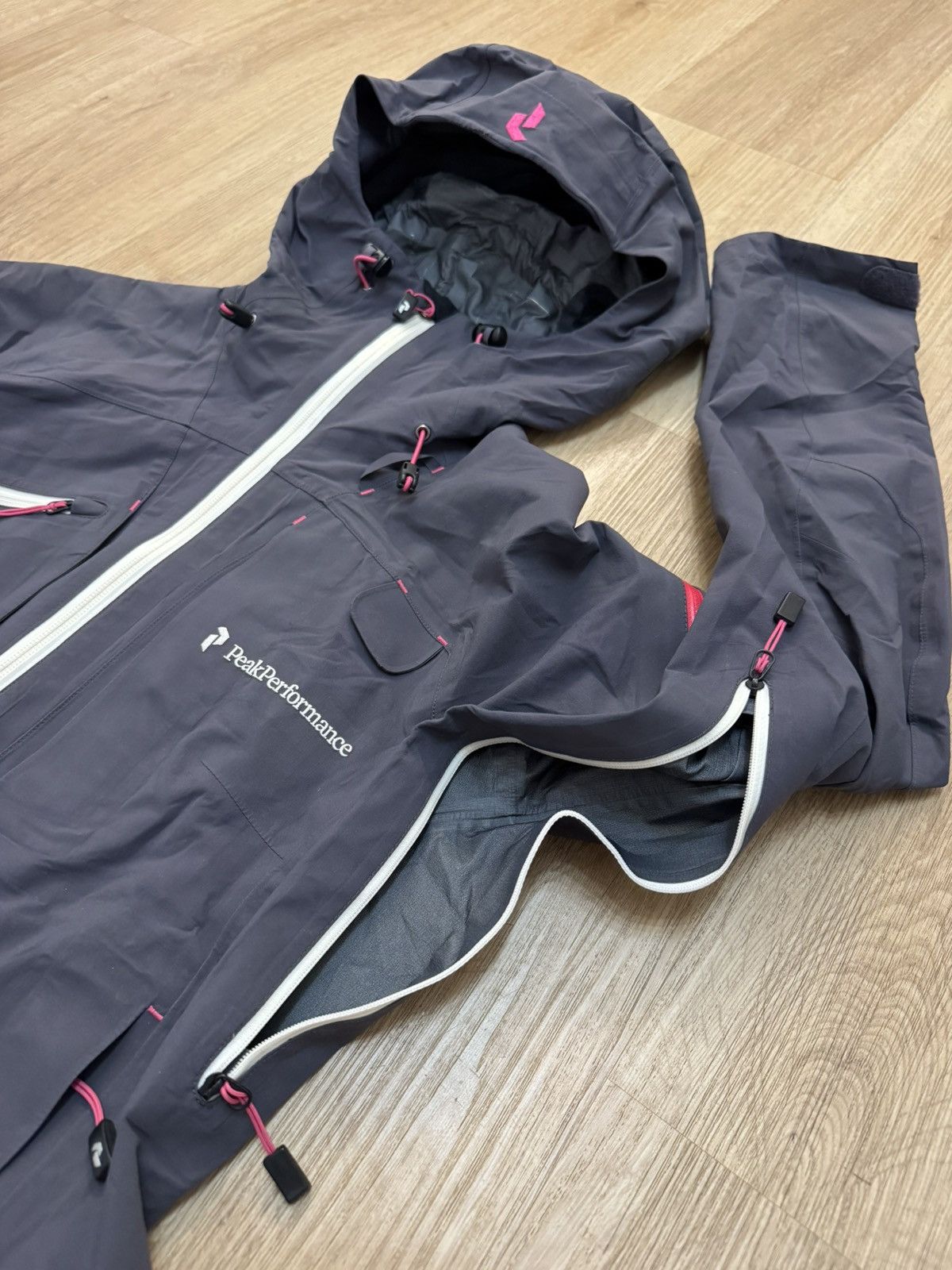 Peak Performance Peak Performance Heli Alpine Jacket GTX Recco Gore-Tex R&D S Size S / US 4 / IT 40 - 10 Thumbnail