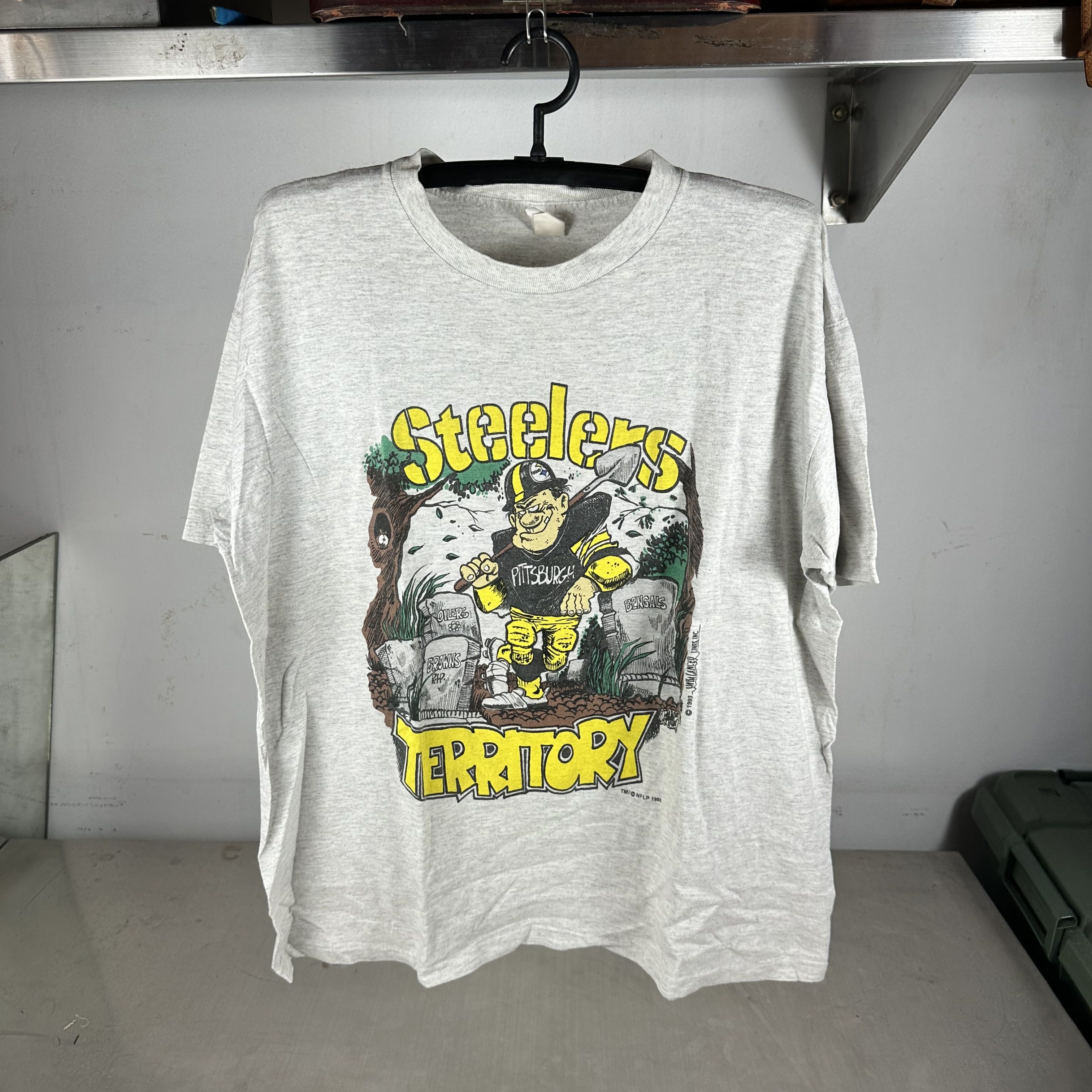 Vintage Vintage 1993 Pittsburgh Steelers Territory NFL T-Shirt Size US XL / EU 56 / 4 - 1 Thumbnail